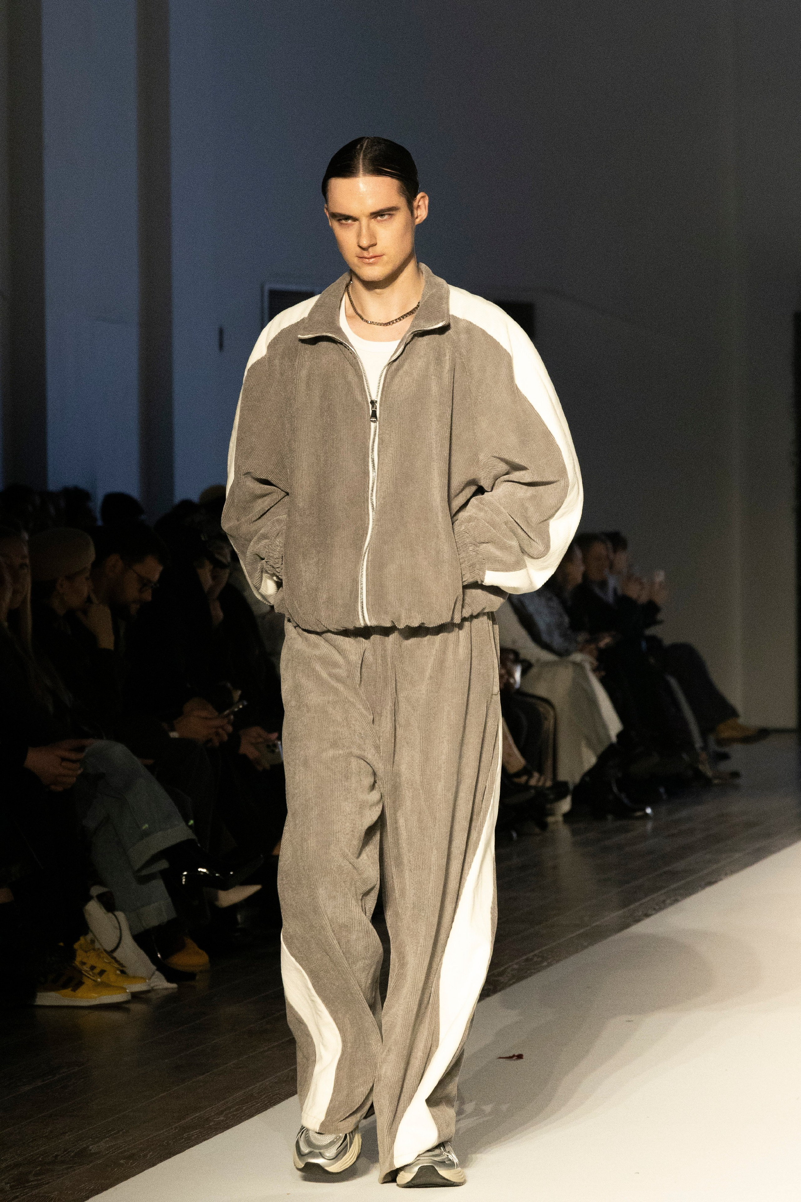 ДЛТ Собака.ru показ победителей конкурса «Новые имена в моде 2025». FOTOFAQ SKOOL г. Санкт-Петербург: очные, дистанционные и онлайн курсы фотографии