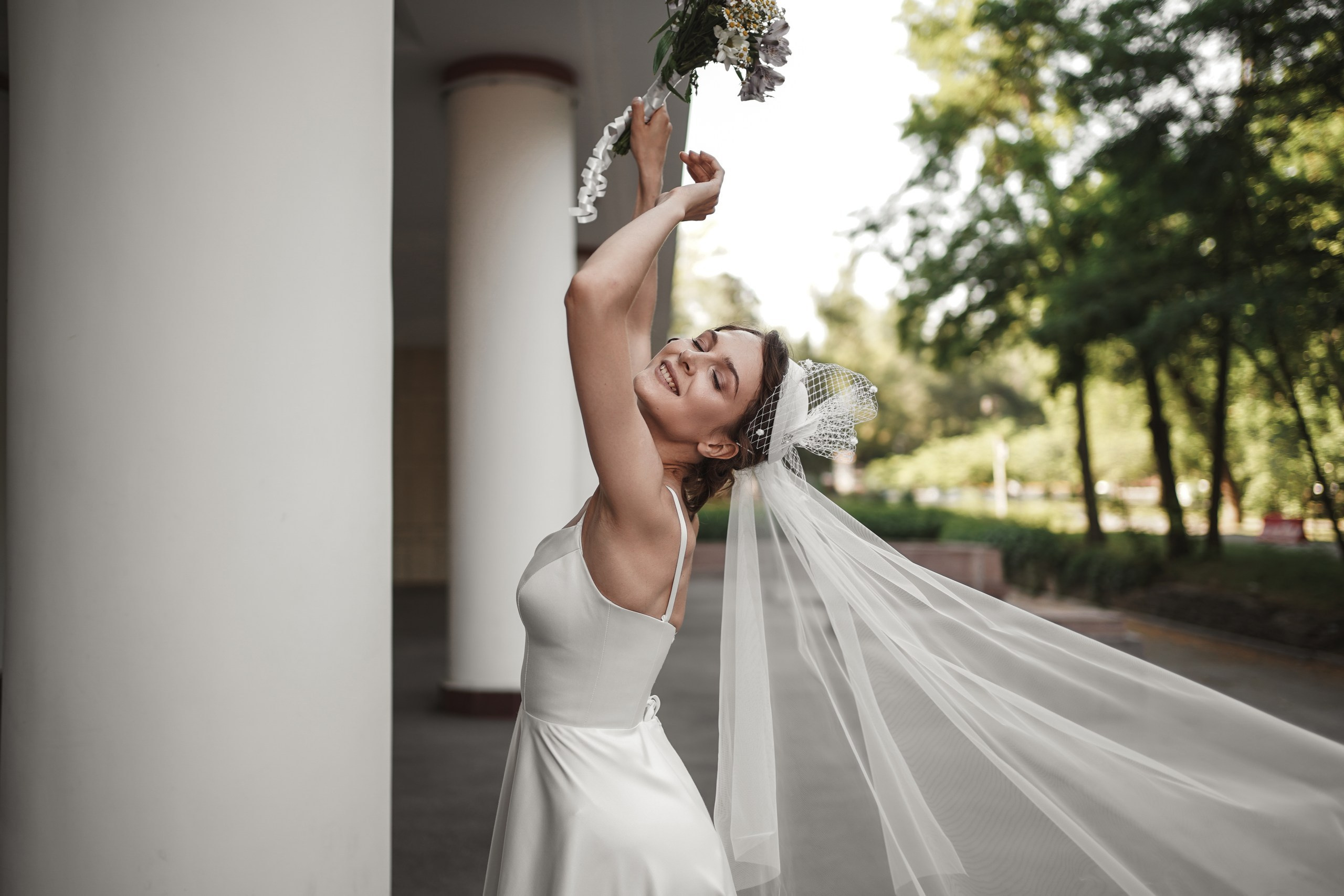 Свадебная фотосессия в парке имени Октябрьской Революции в г. Ростов-на-Дону. Свадебный фотограф в Ростове-на-Дону. Таинство Крещения и Венчания, семейные фотосессии. Алёна Чёботова