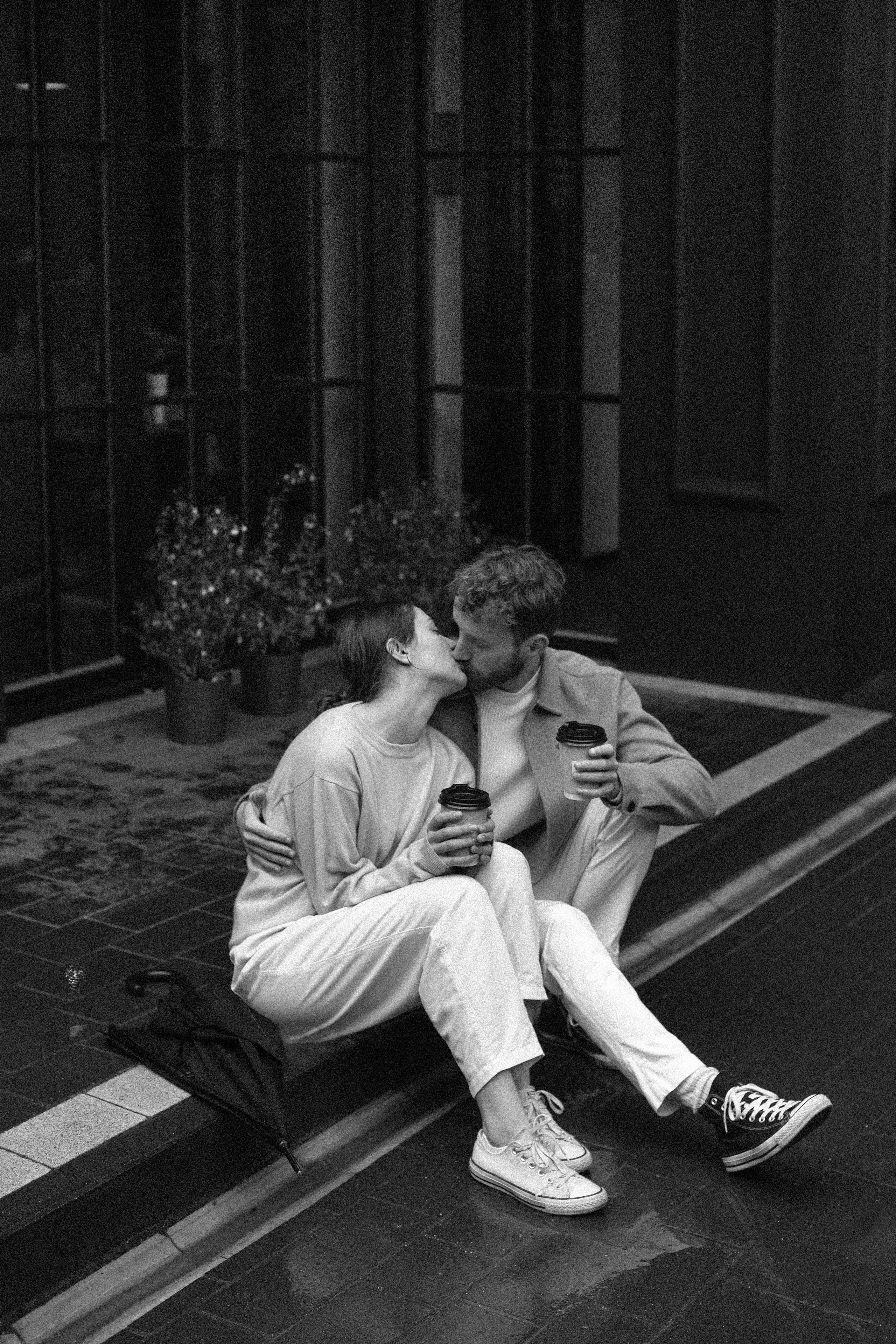 ПРОГУЛКА ПАВЛА И КАТИ ПОД ДОЖДËМ. Свадебный фотограф в Санкт-Петербурге Алиса Беликова