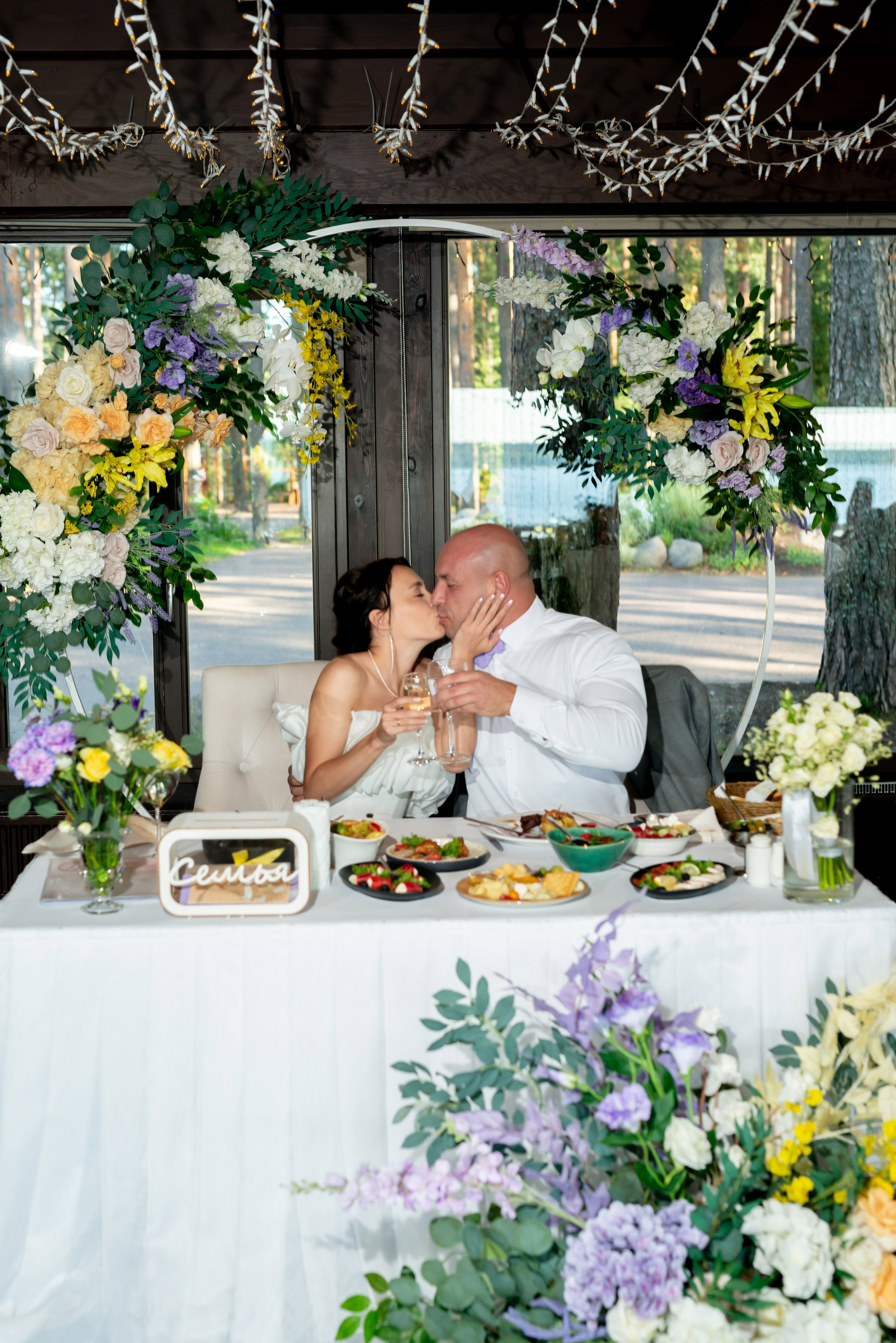 Летняя свадьба В Санкт-Петербурге и красивой выездной регистрацией Даши и Саши. Воздушная свадебная фотосессия в Петербурге. Портретный, семейный и свадебный фотограф в Санкт-Петербурге и в Пушкине Ширяев Денис