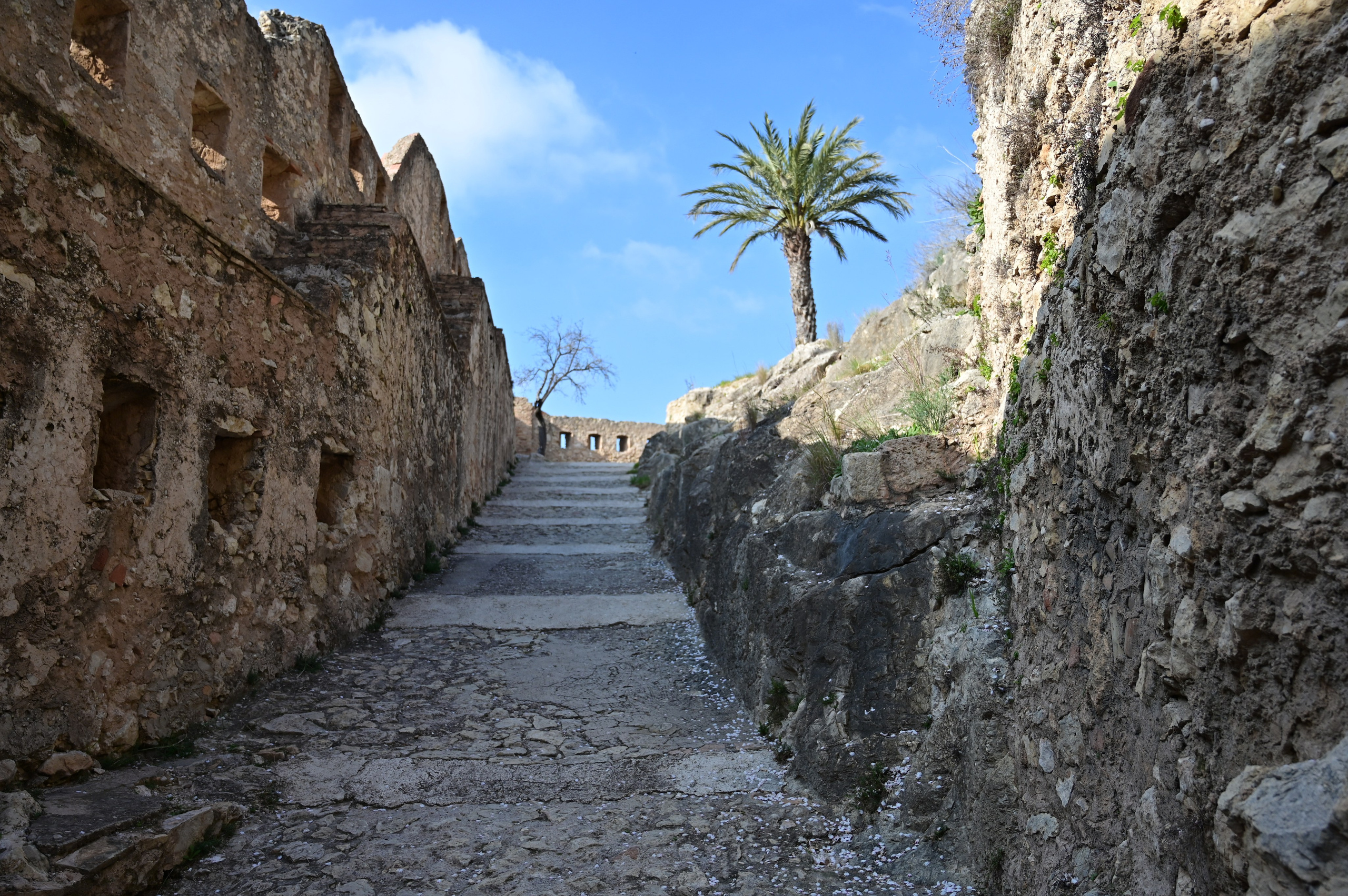 Достопримечательности Испании, город Хатива. Гид и фотограф в Валенсии Новиков Михаил