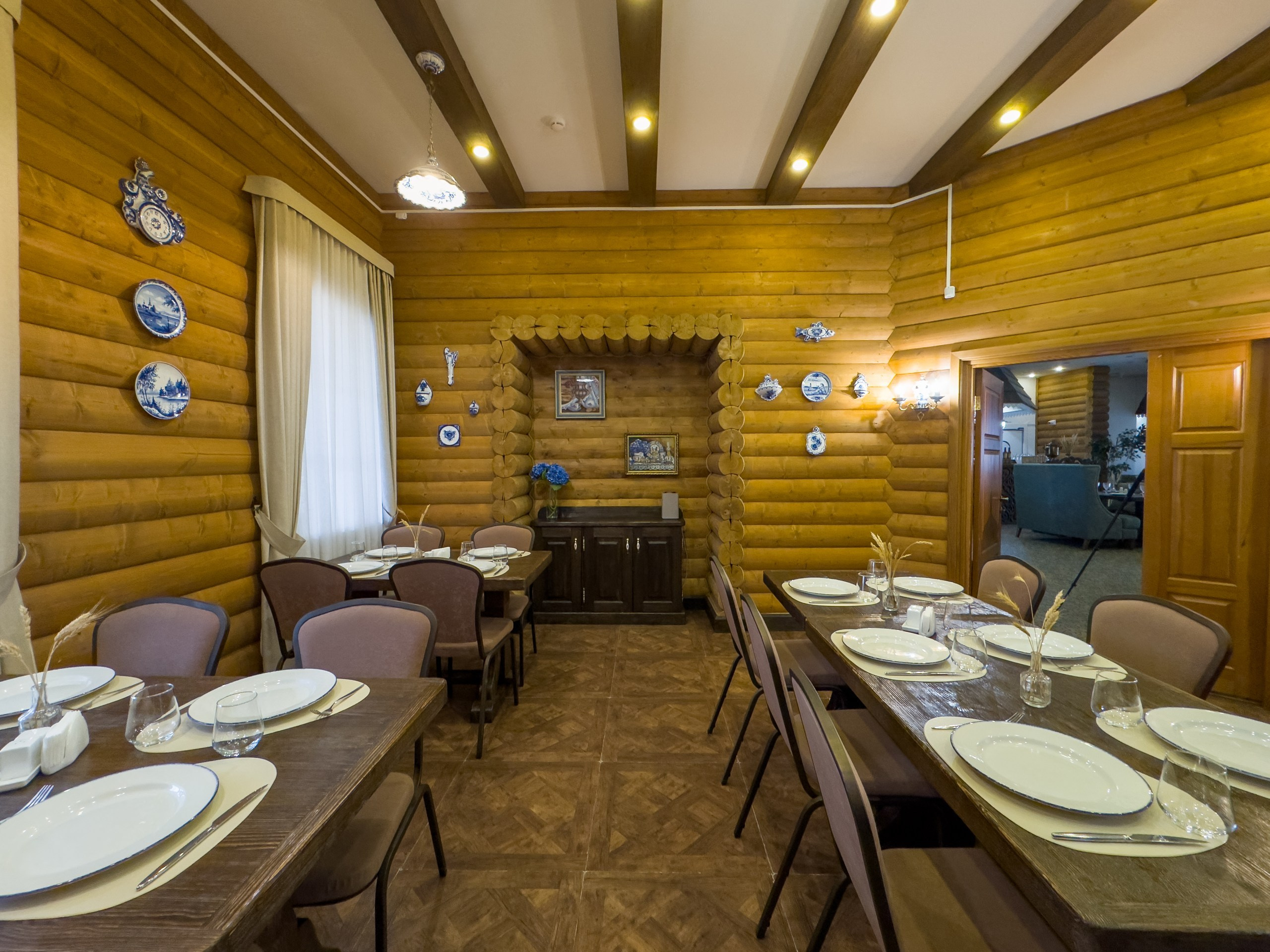 Банкетный зал «Гжель», ресторана «Дача ". Фотограф в Оренбурге. Профессиональный фотограф