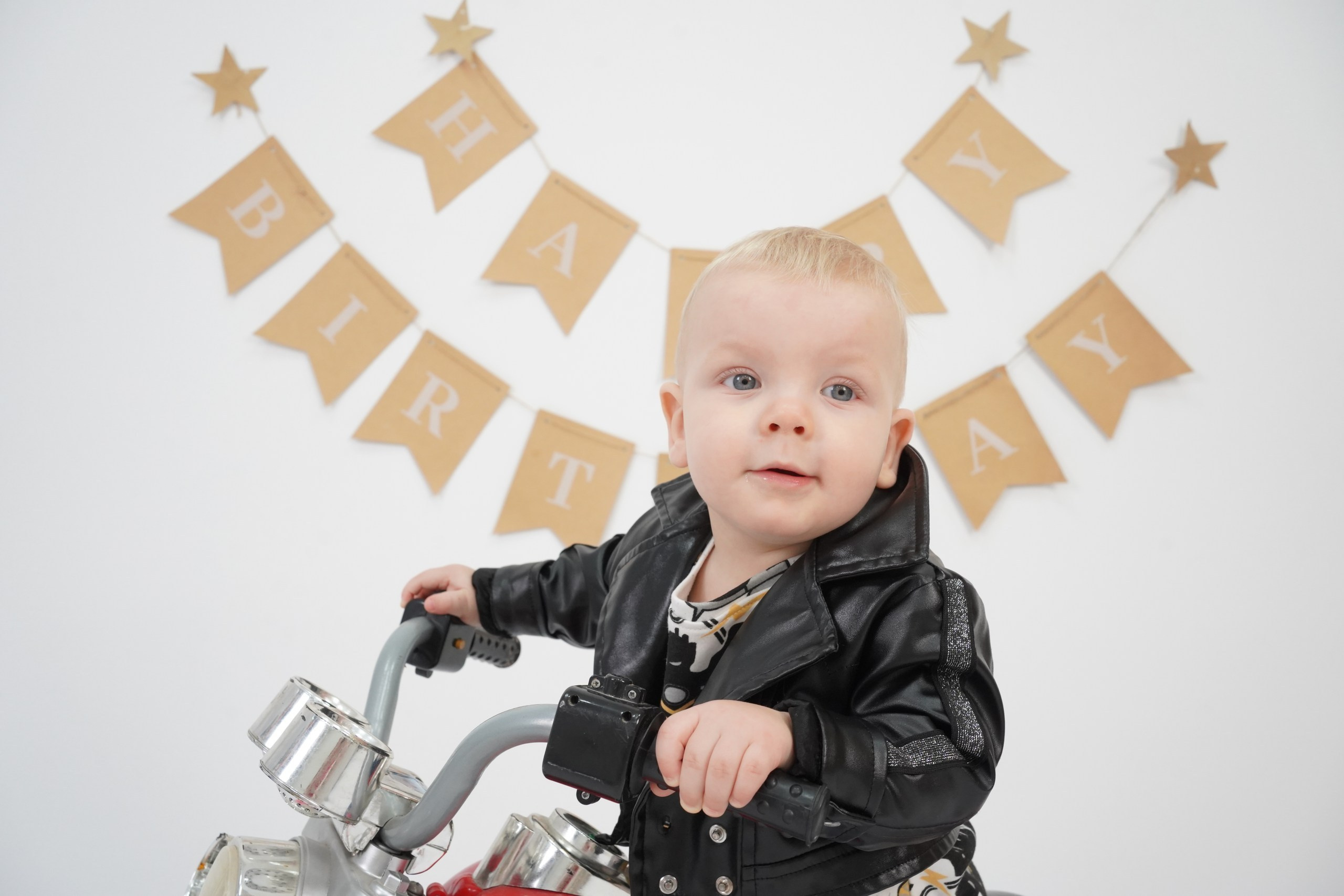 Фотосессия на Годик для Мальчиков. Детская Фотостудия ГОДОВАСИКИ в Санкт-Петербурге фотосесия на годик