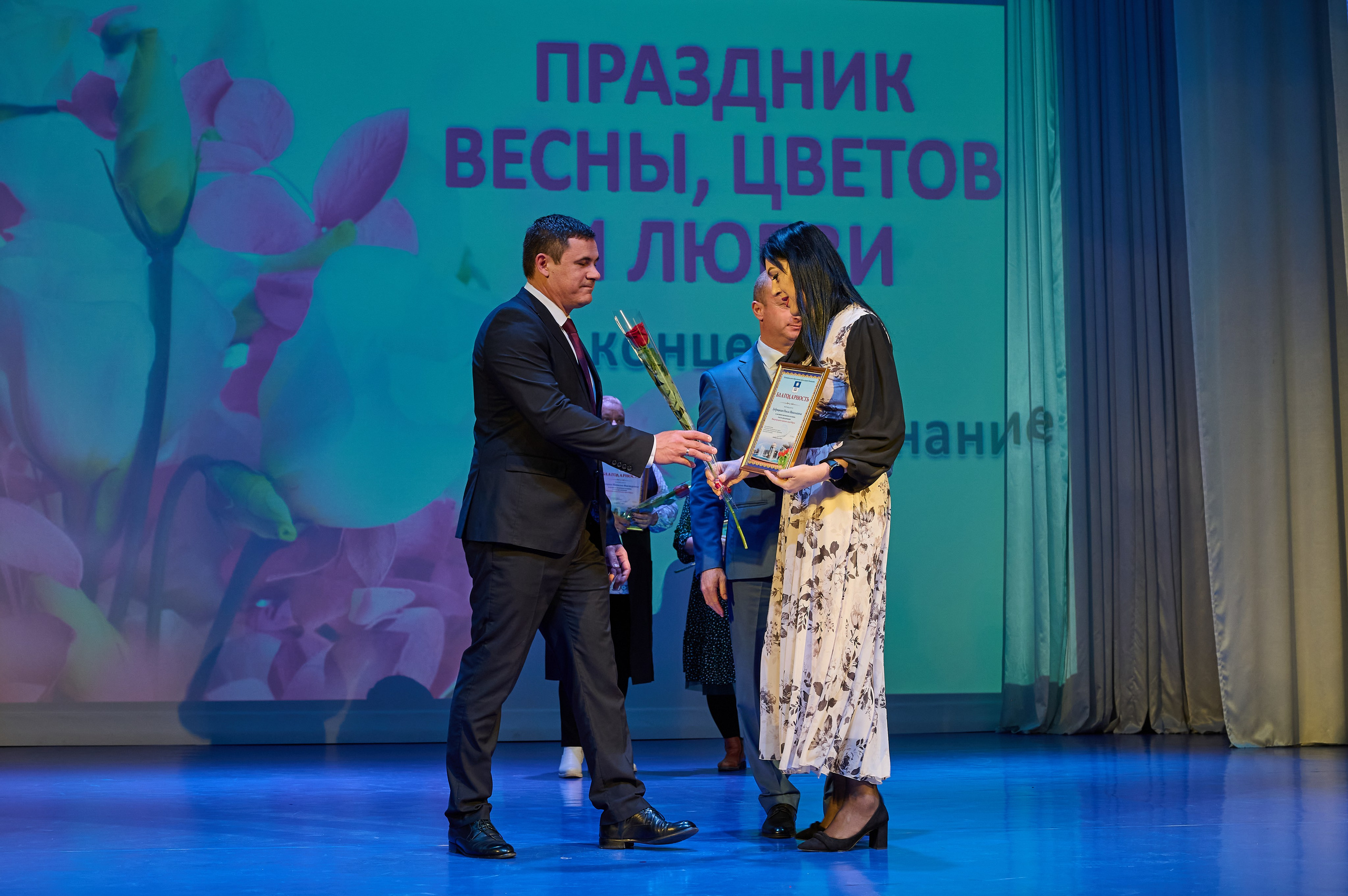 8 марта Марьина роща. Жизнь курорта Кабардинка в фотографиях