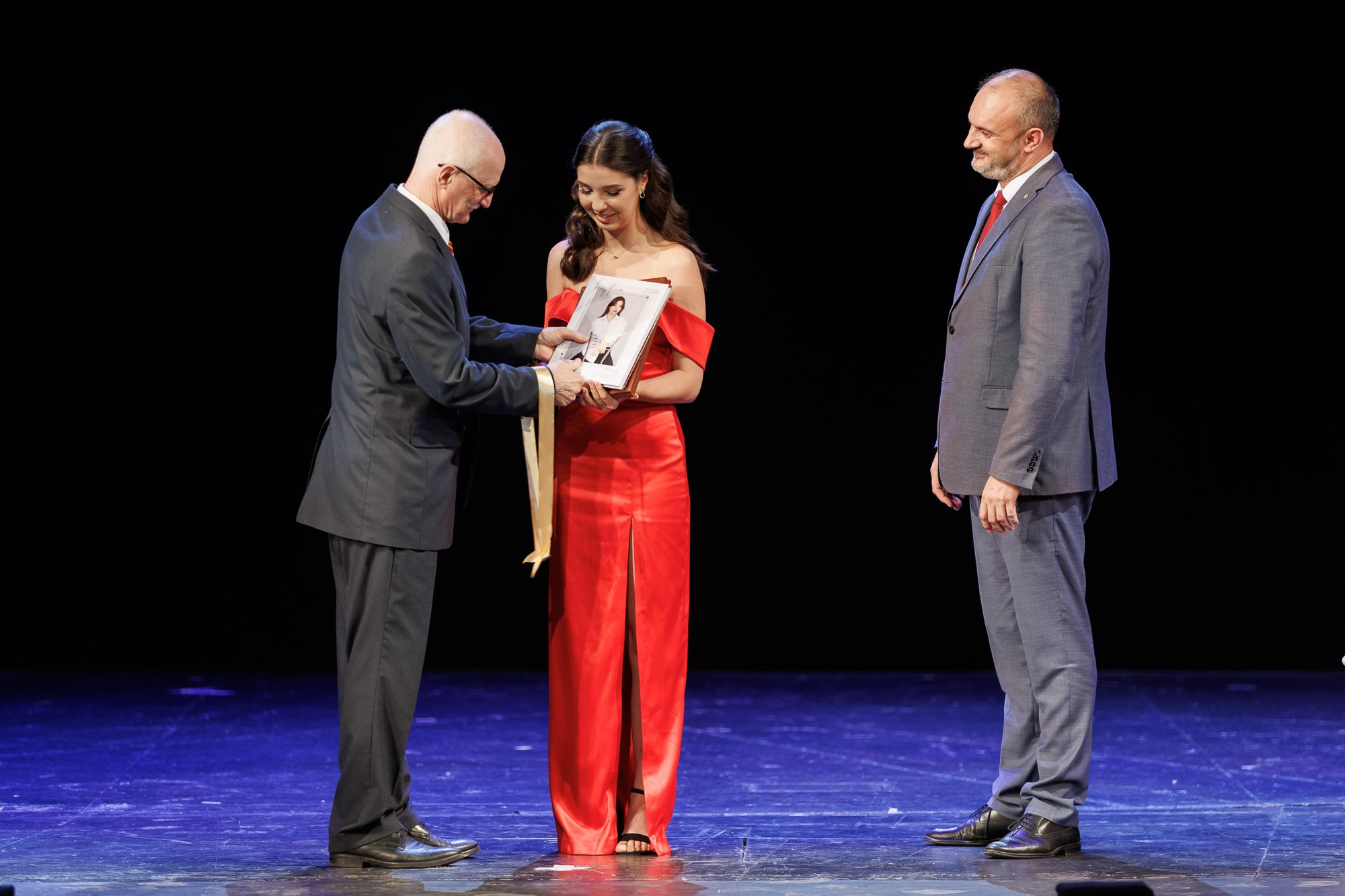 Выпускной вечер в Севастопольской гимназии № 1 имени А. С. Пушкина. Свадебный фотограф, фотосъемка в Крыму, Севастополе, Симферополе, Ялте