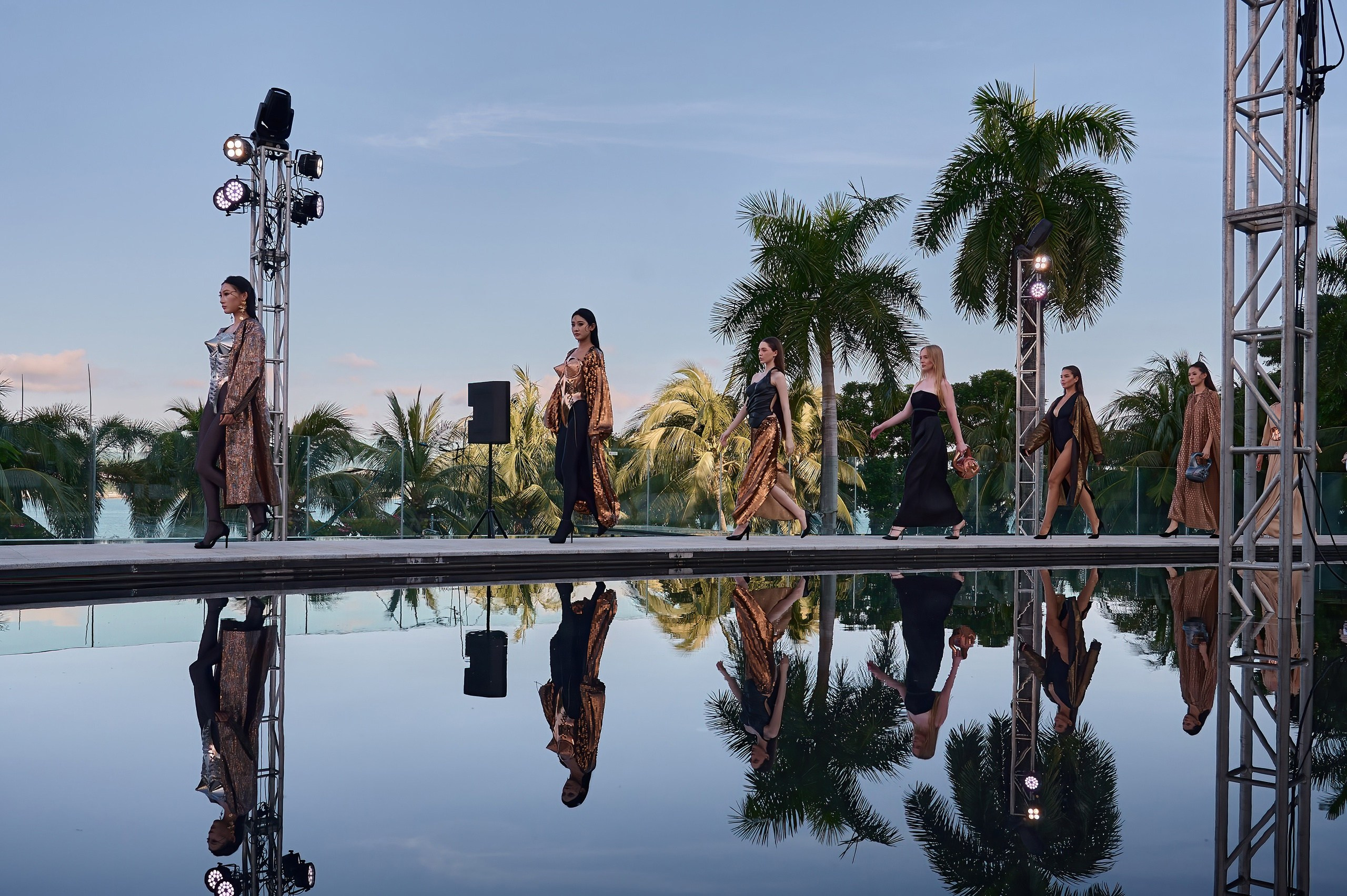 T.Efremova & IRRA. China Fashion Week. 2024. Дима Бабушкин. Фотограф. Подиум. Репортаж. Творчество. Дорого