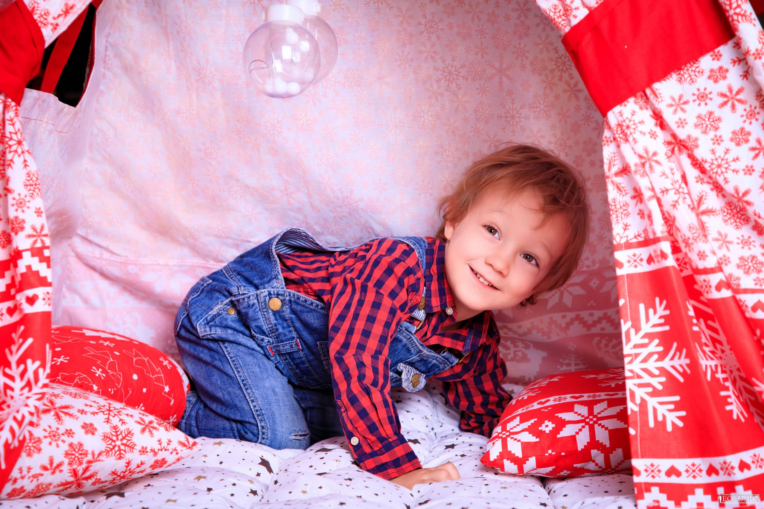 Новогодняя Фотосессия в Студии FOTOGEN ᐈ Премиум-класс в Краснодаре. Интерьерная фотостудия FOTOGEN г. Краснодар