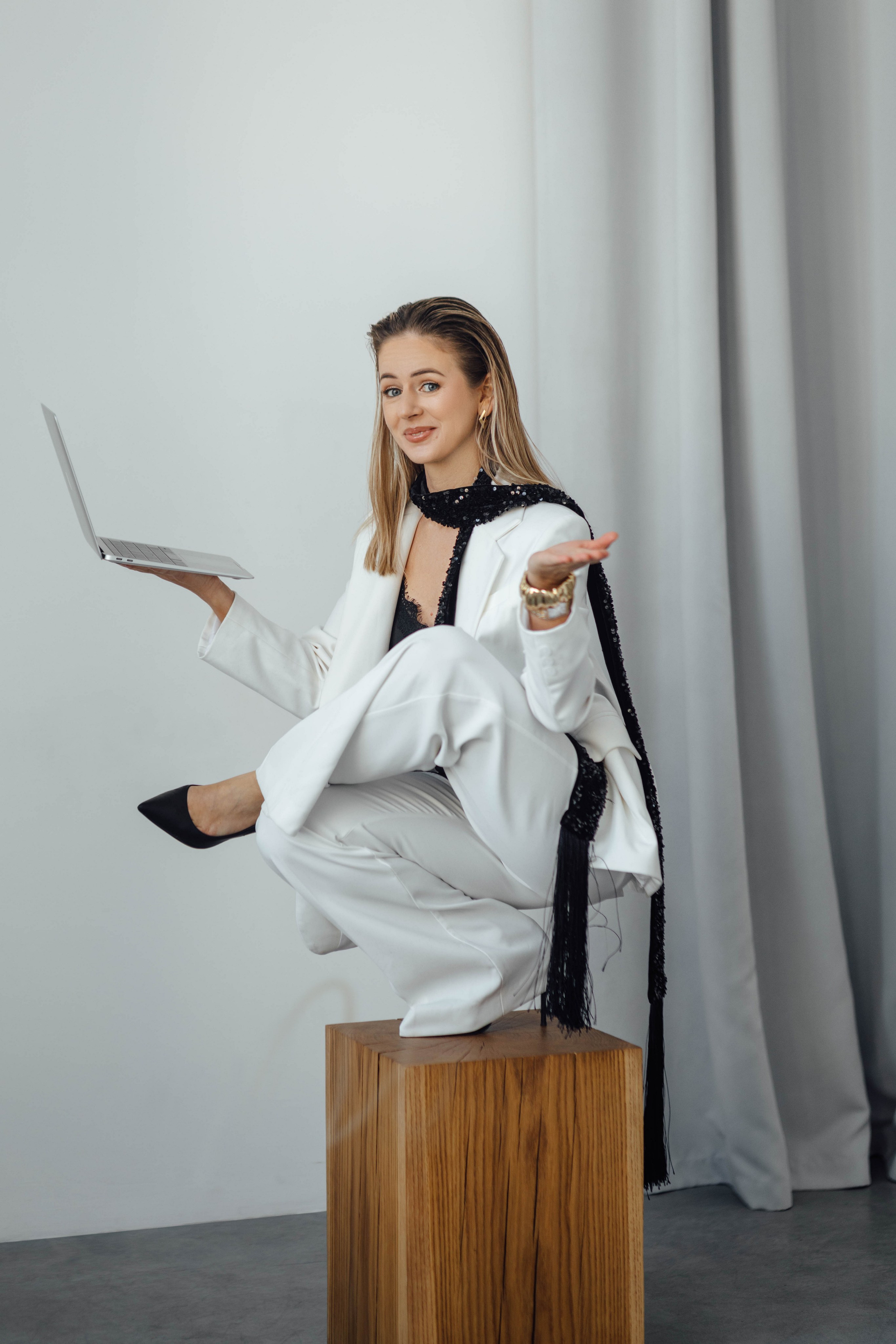 Александра, Lightstudio