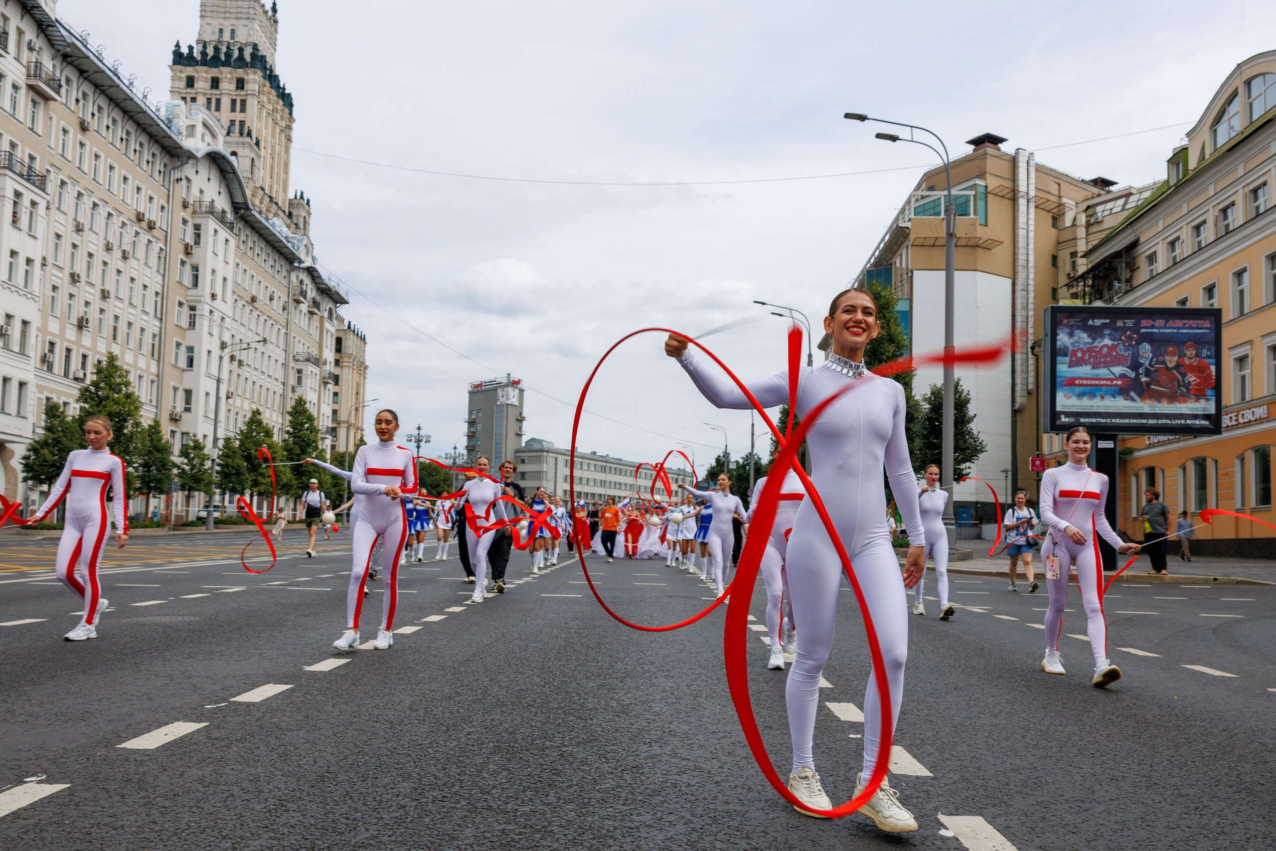 Шествие гимнасток по Садовому кольцу