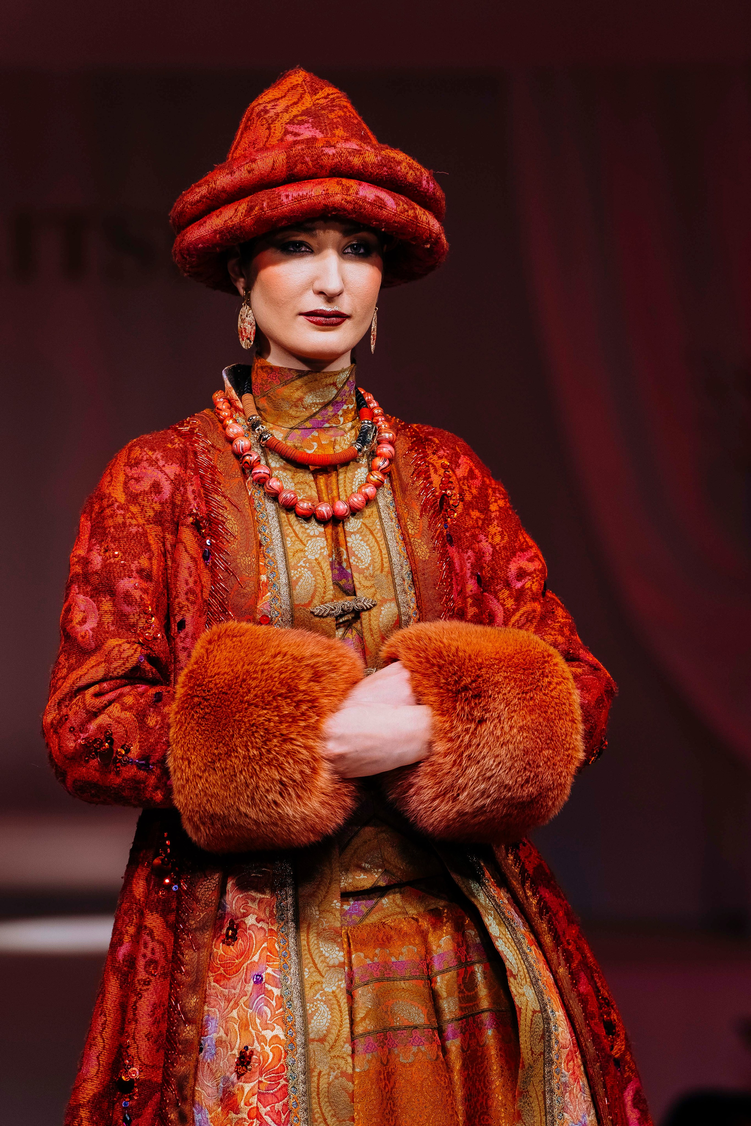 «Краски жизни» Московский Дом Моды Вячеслава Зайцева. Профессиональный портретный фотограф в Москве Владимир Глаголев