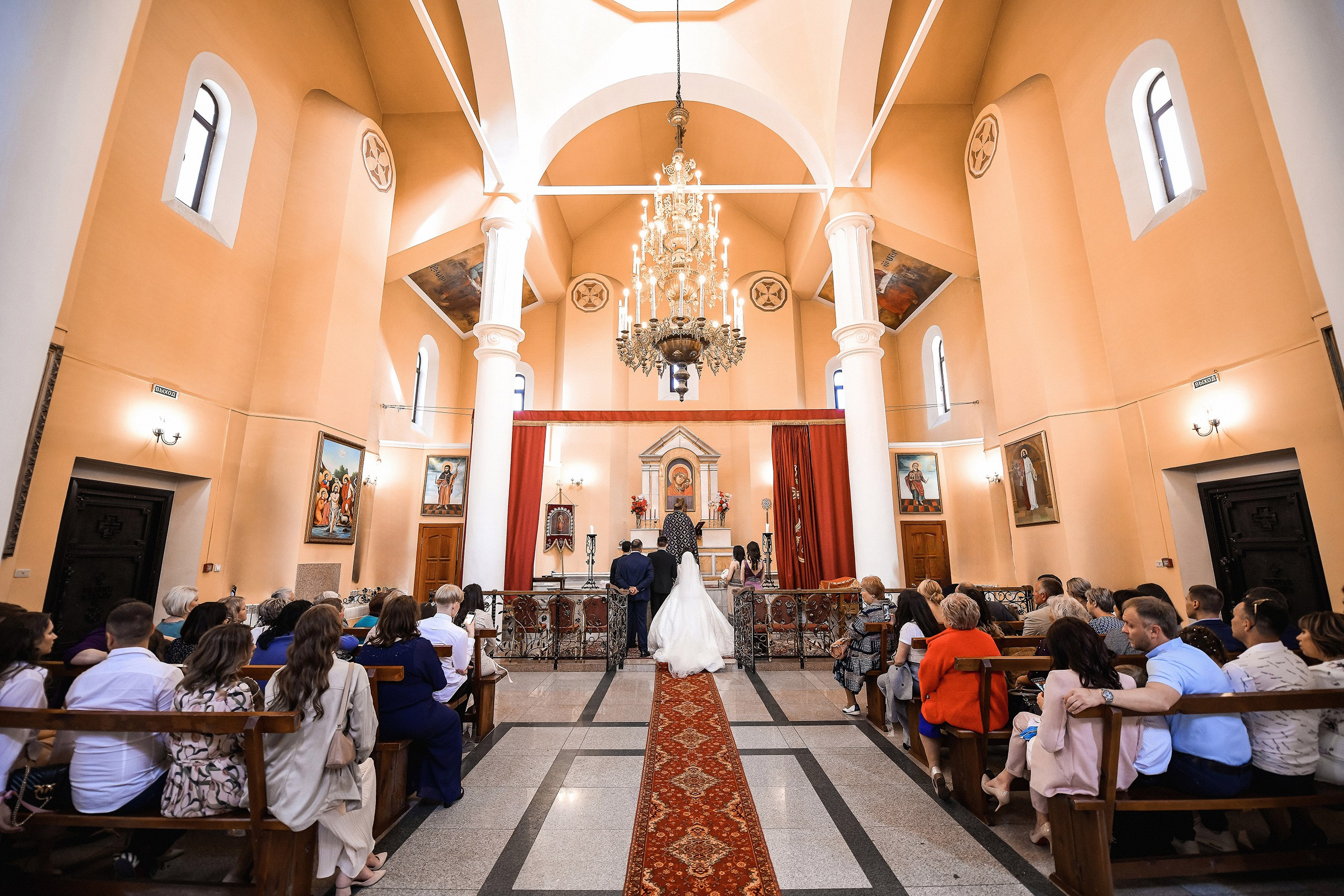 Венчание в армянской церкви Святого Саркиса: фотограф на таинство. 📸 Свадебный и семейный фотограф в Красноярске Тихомиров Евгений | 17 лет опыта | 800+ свадеб