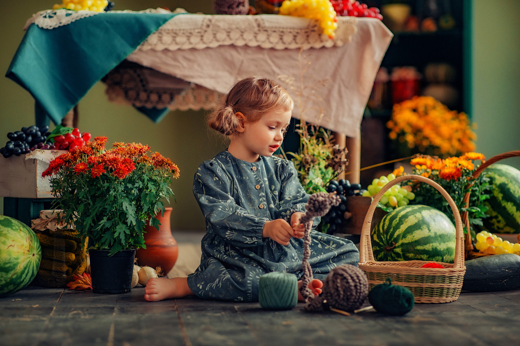 Дети с крольчатами. Осенняя фотосессия. Детский и семейный фотограф с животными в Москве Гурьева Надежда