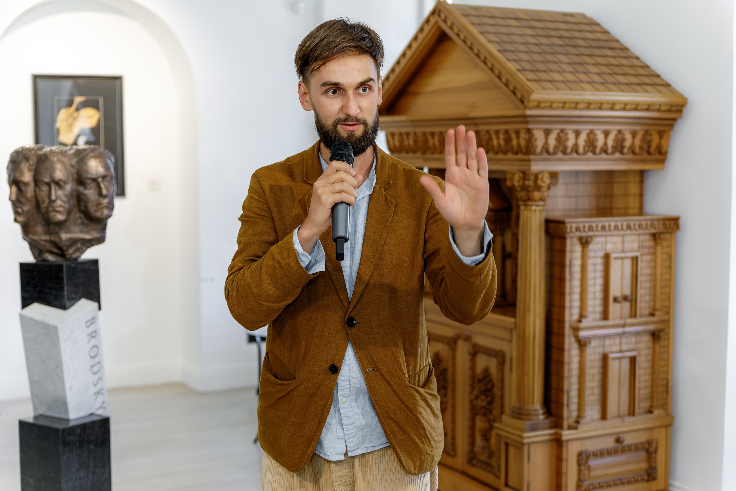 Финисаж выставки Евгения Крылова. Photographer Sergei Miroshnikov