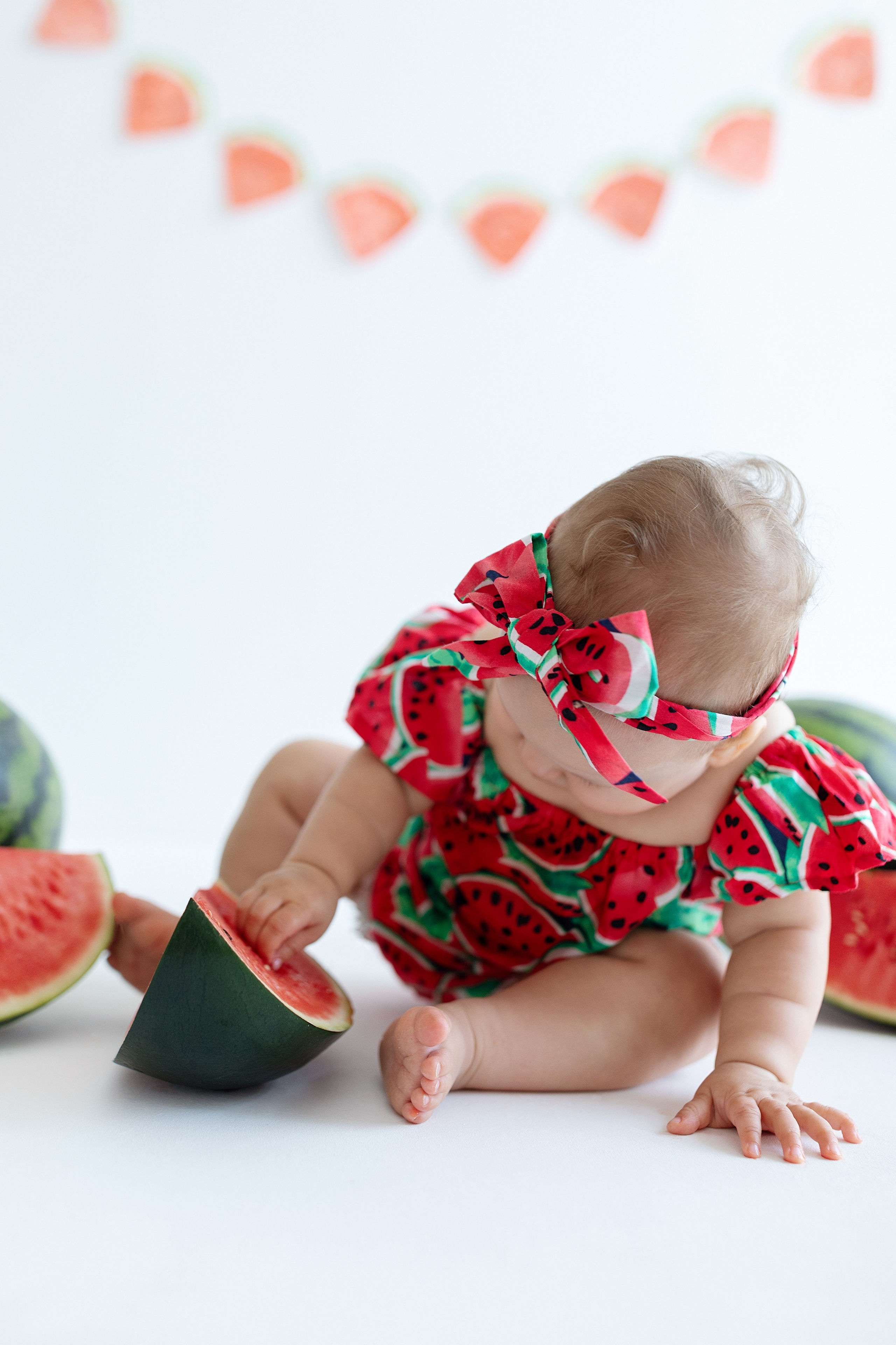 Милаша и арбузы. Фотограф на годик Хабаровск Детский и семейный фотограф в Хабаровске Юлия Матвиенко
