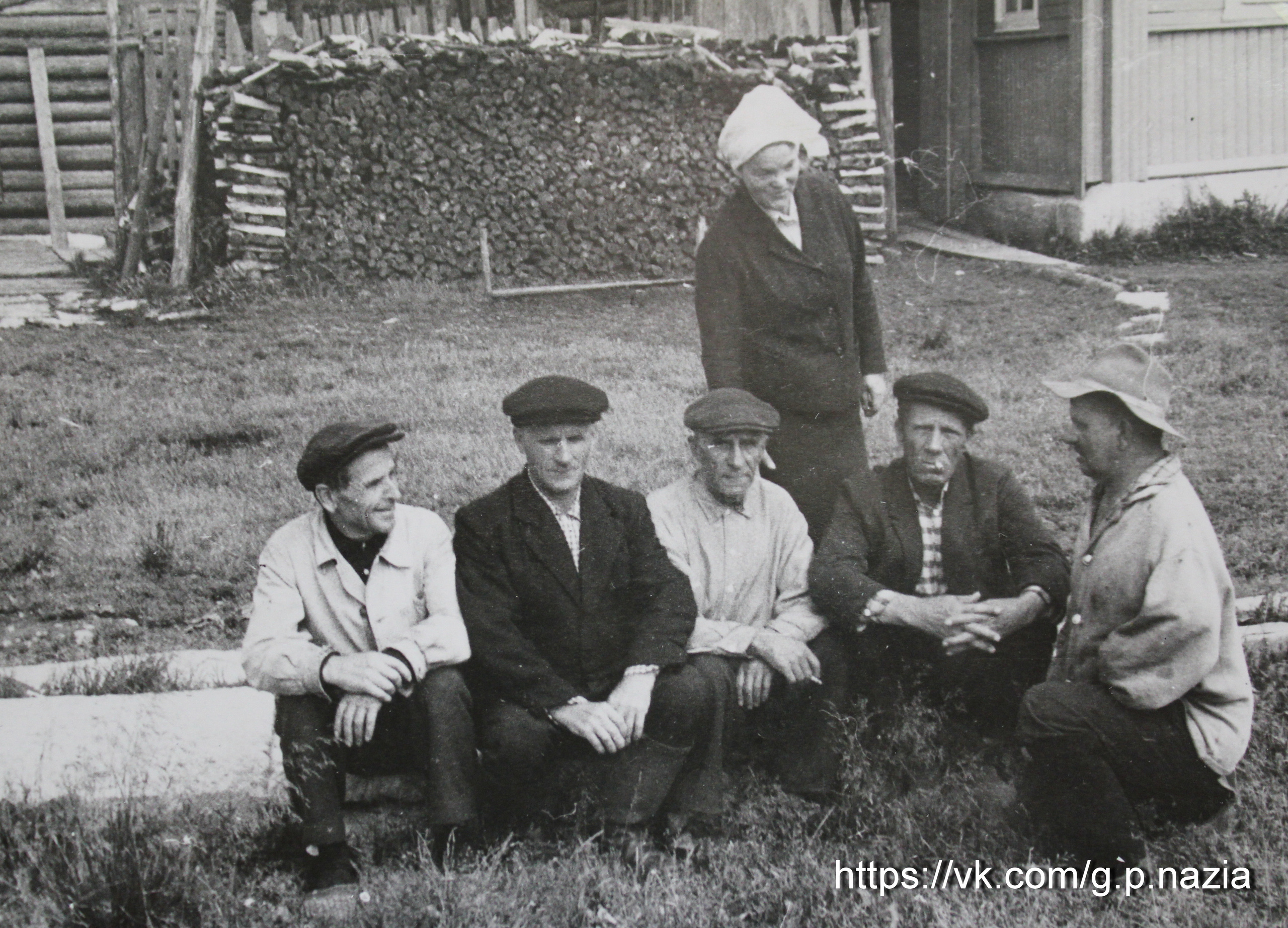 Ремонт дороги. 1968 г. История Назиевского городского поселения