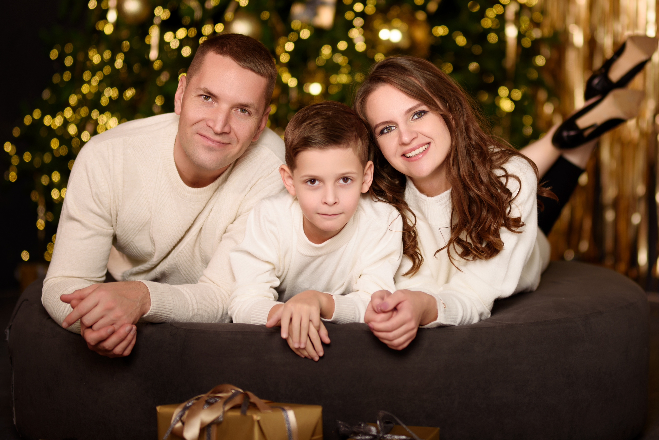Семья на новый год. Детский студийный фотограф Сочи