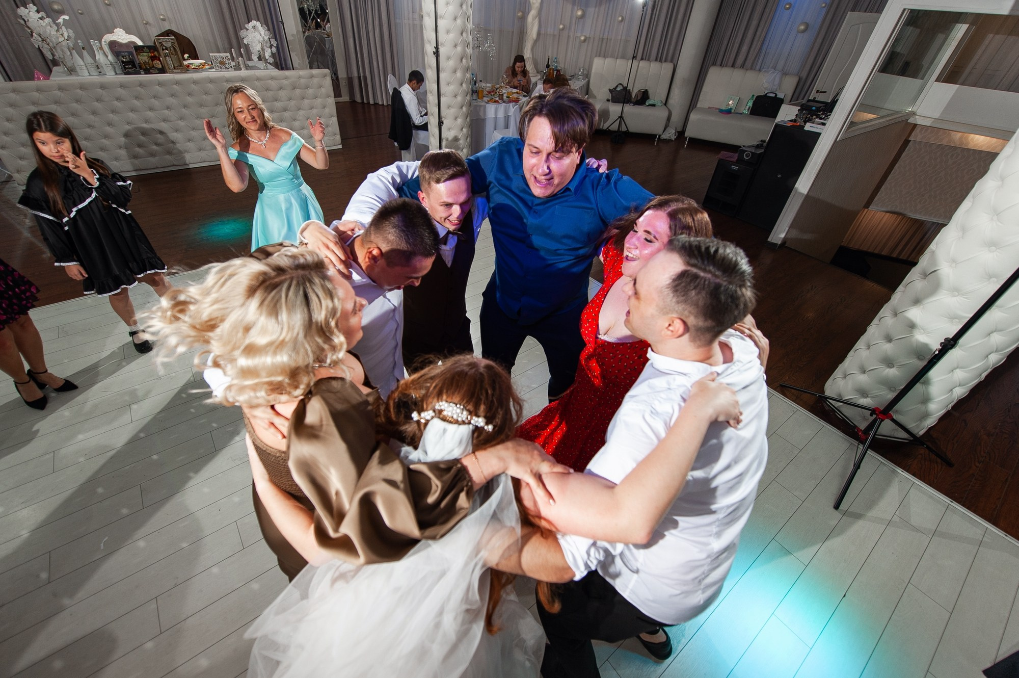 Сияющие молодожёны. Свадебный и семейный фотограф в Омске Мормулев Михаил