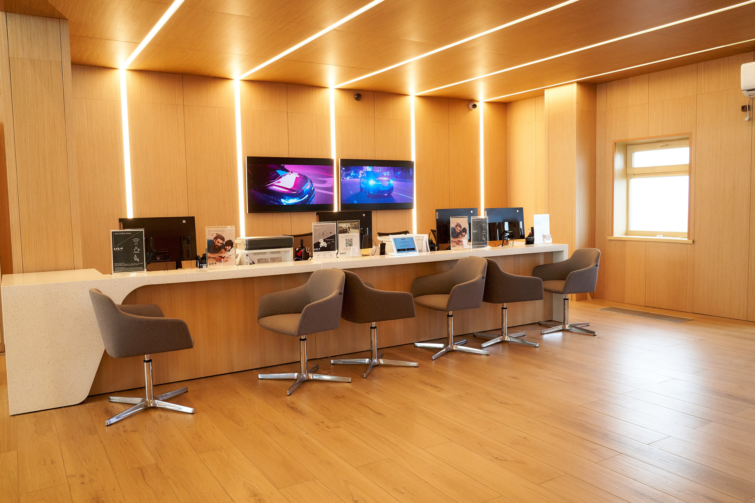 Автосалон KIA в Уральске. Фотограф в Уральске Александр Хохлачёв | HOHLACHEV.COM