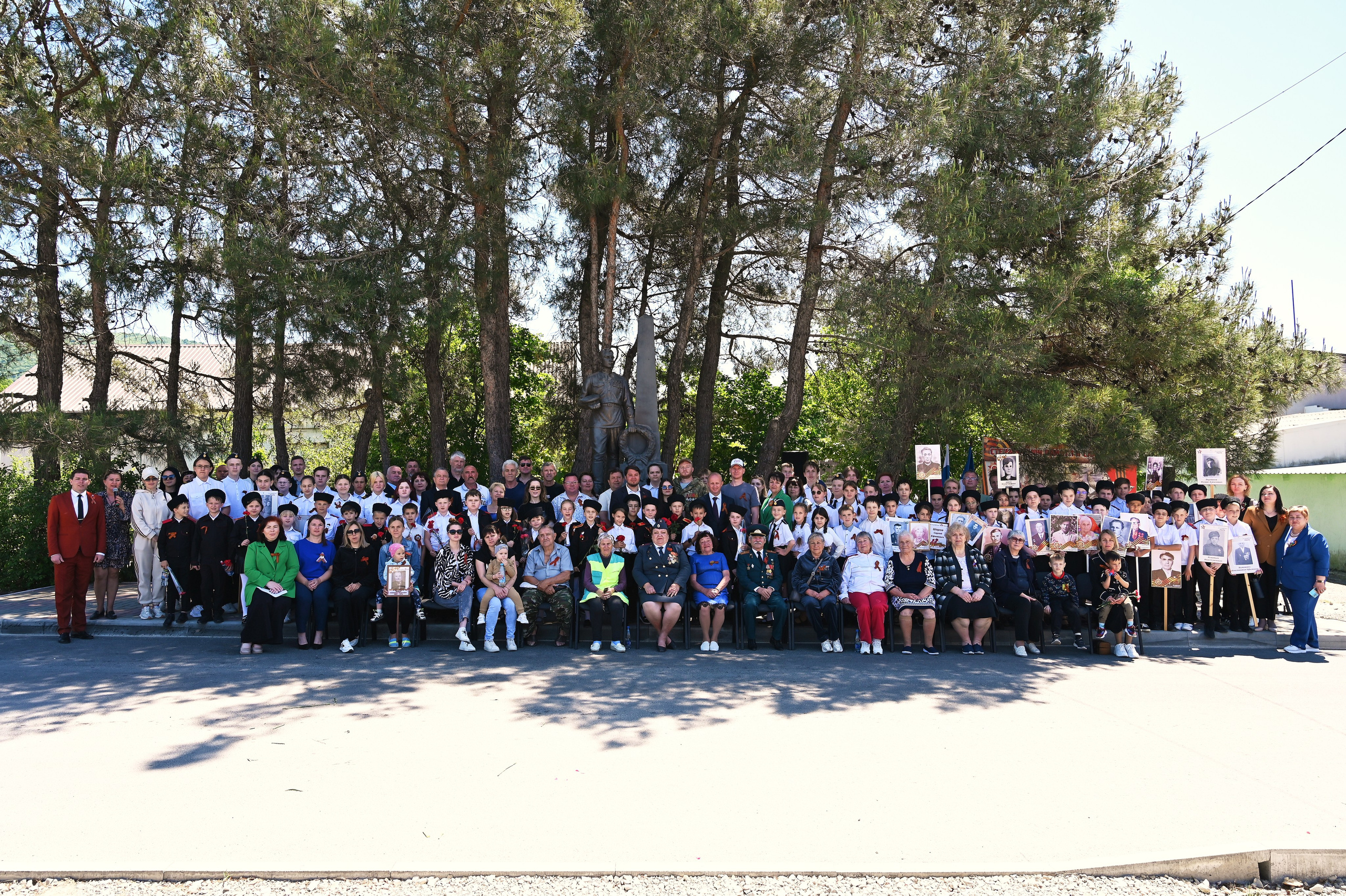 Митинг в с. Виноградное. Жизнь курорта Кабардинка в фотографиях