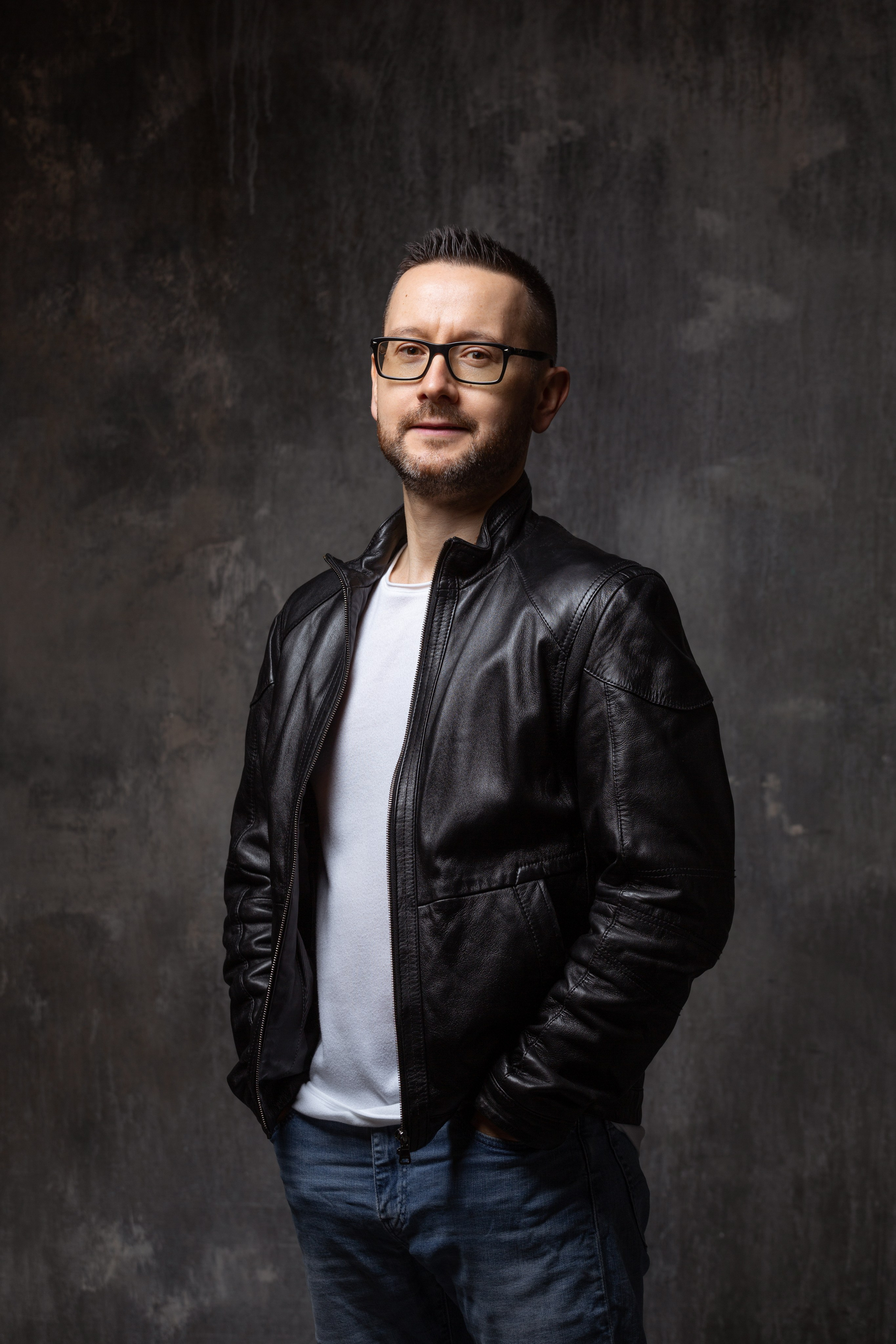 Бизнес портрет. Рекламный, предметный, репортажный, семейный фотограф и художник в Москве