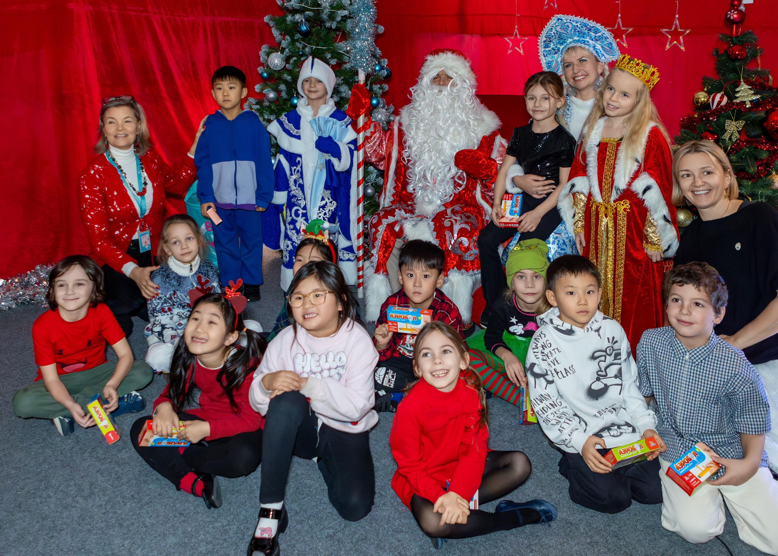 Christmas Celebration at The International School of Moscow. Школьный фотограф и выпускные альбомы | SHKOLBook