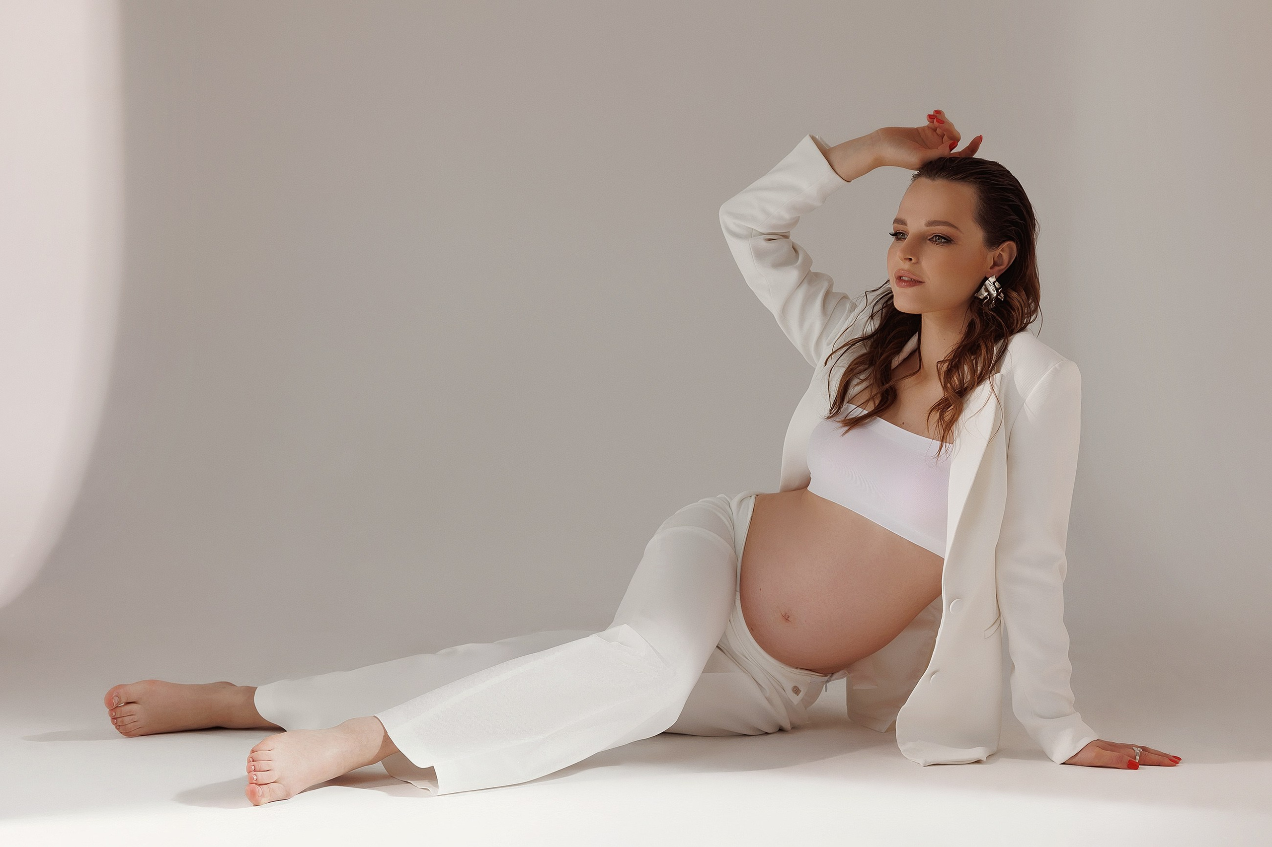 Фотосессия беременности в студии. Свадебный и семейный фотограф в Сочи Денис Вялов
