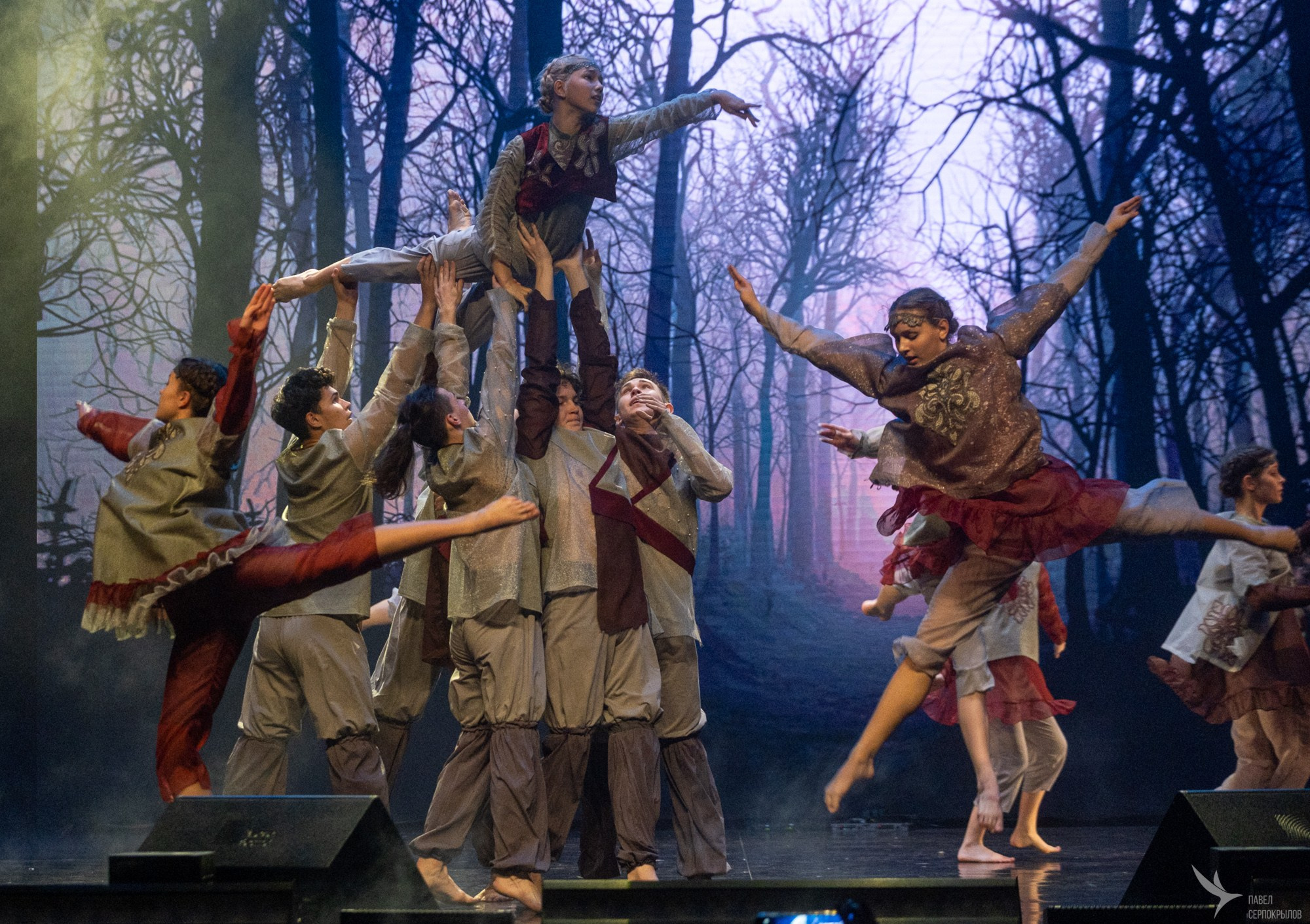 Юбилейный концерт студии эстрадного танца «Изумрудный город». Репортажный фотограф в Казани Павел Серпокрылов