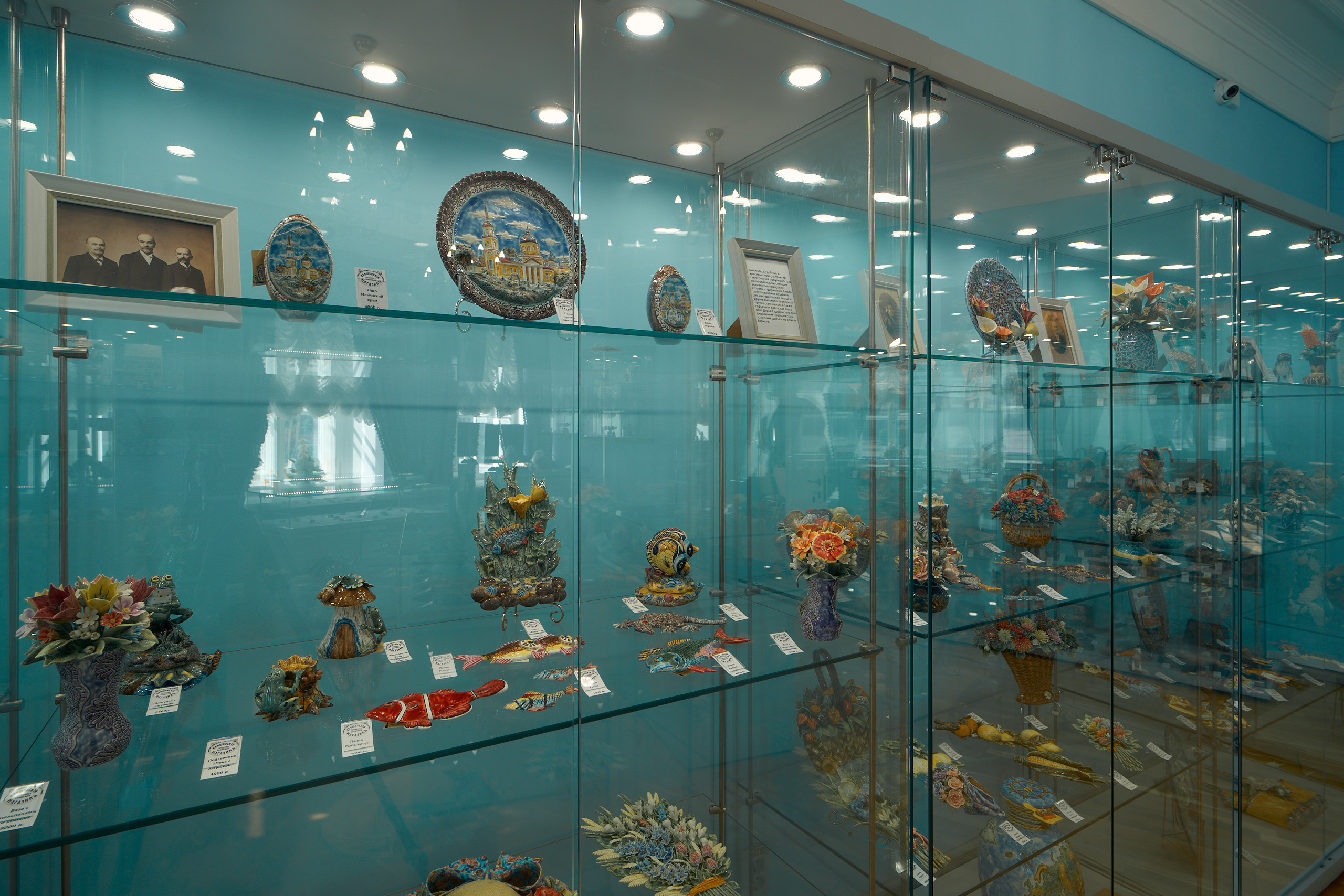 Варшавский сувенирный магазин в Торжке Новоторжская керамика — майолика