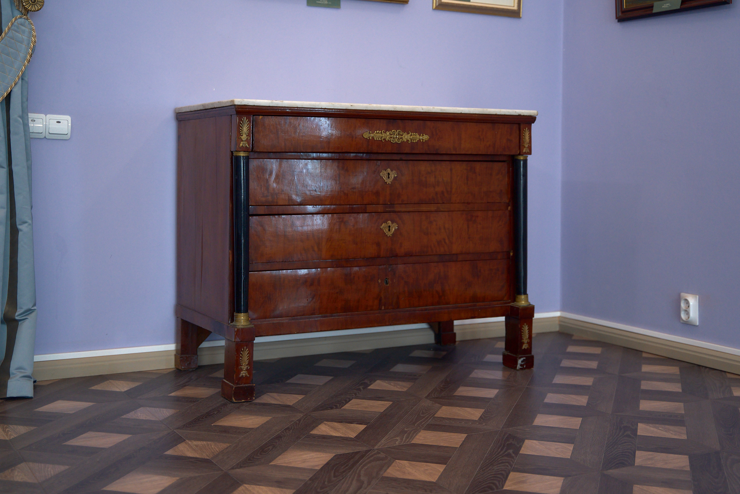 Интерьер гостиницы пожарских в Торжке