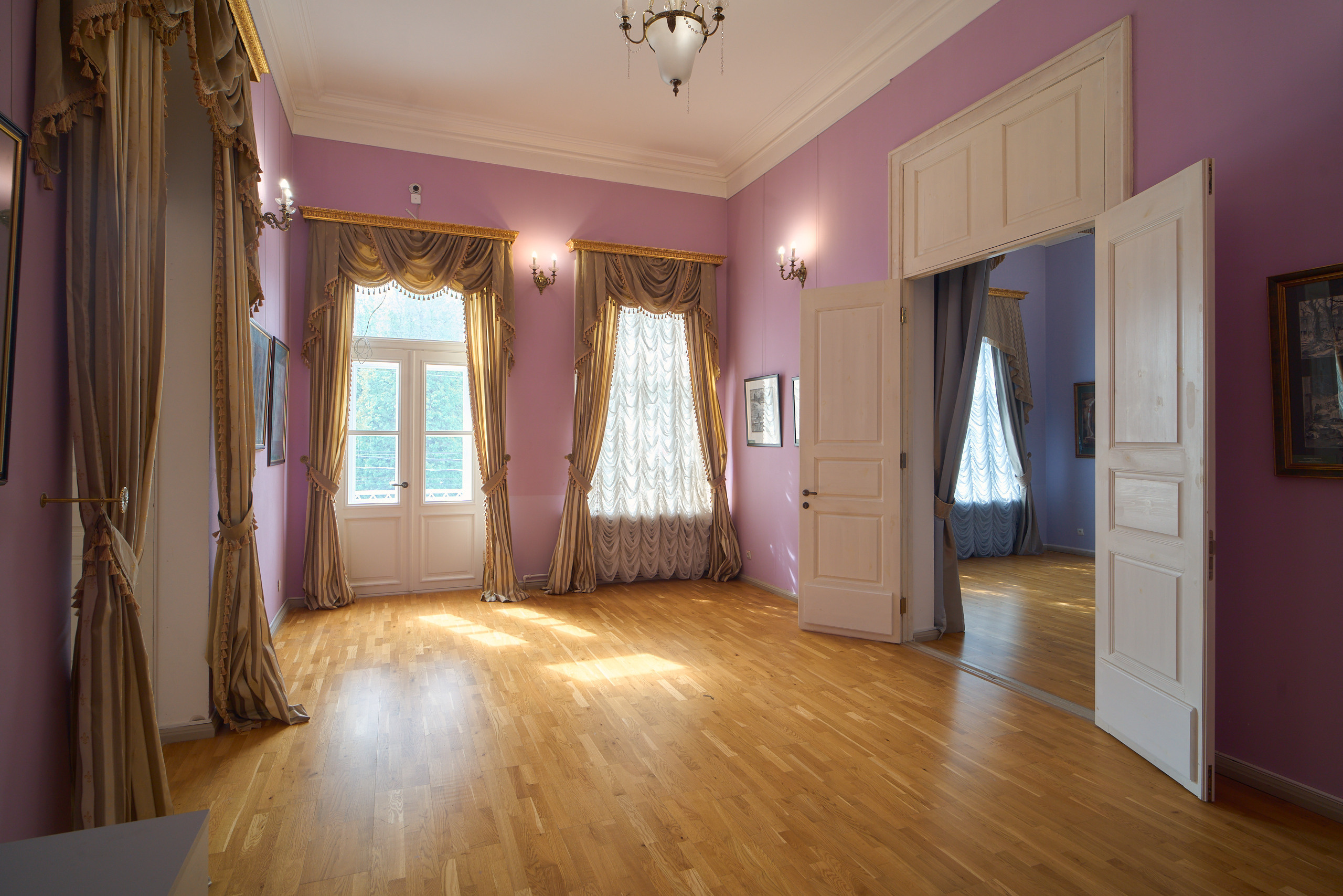 Интерьер гостиницы пожарских в Торжке