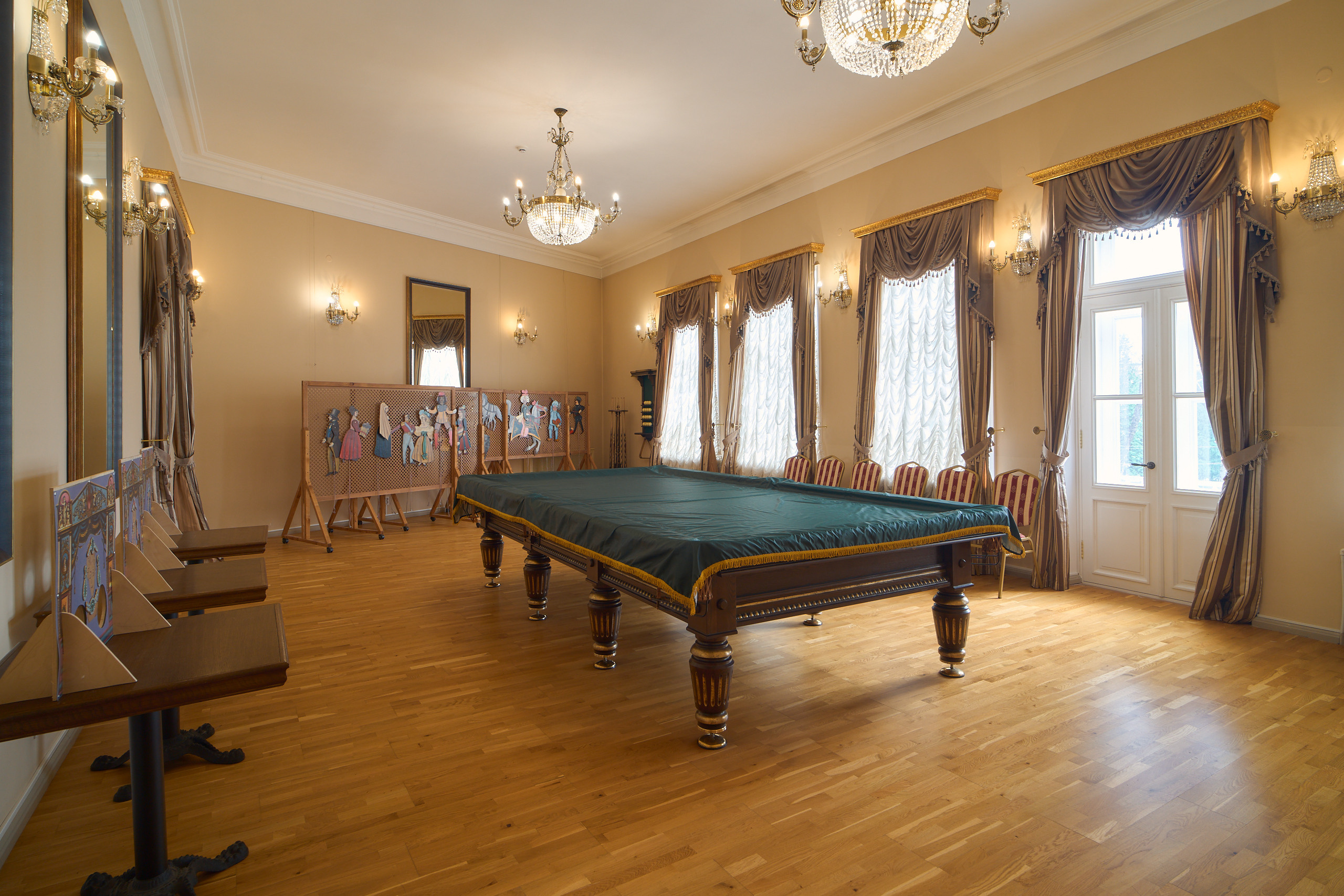 Интерьер гостиницы пожарских в Торжке