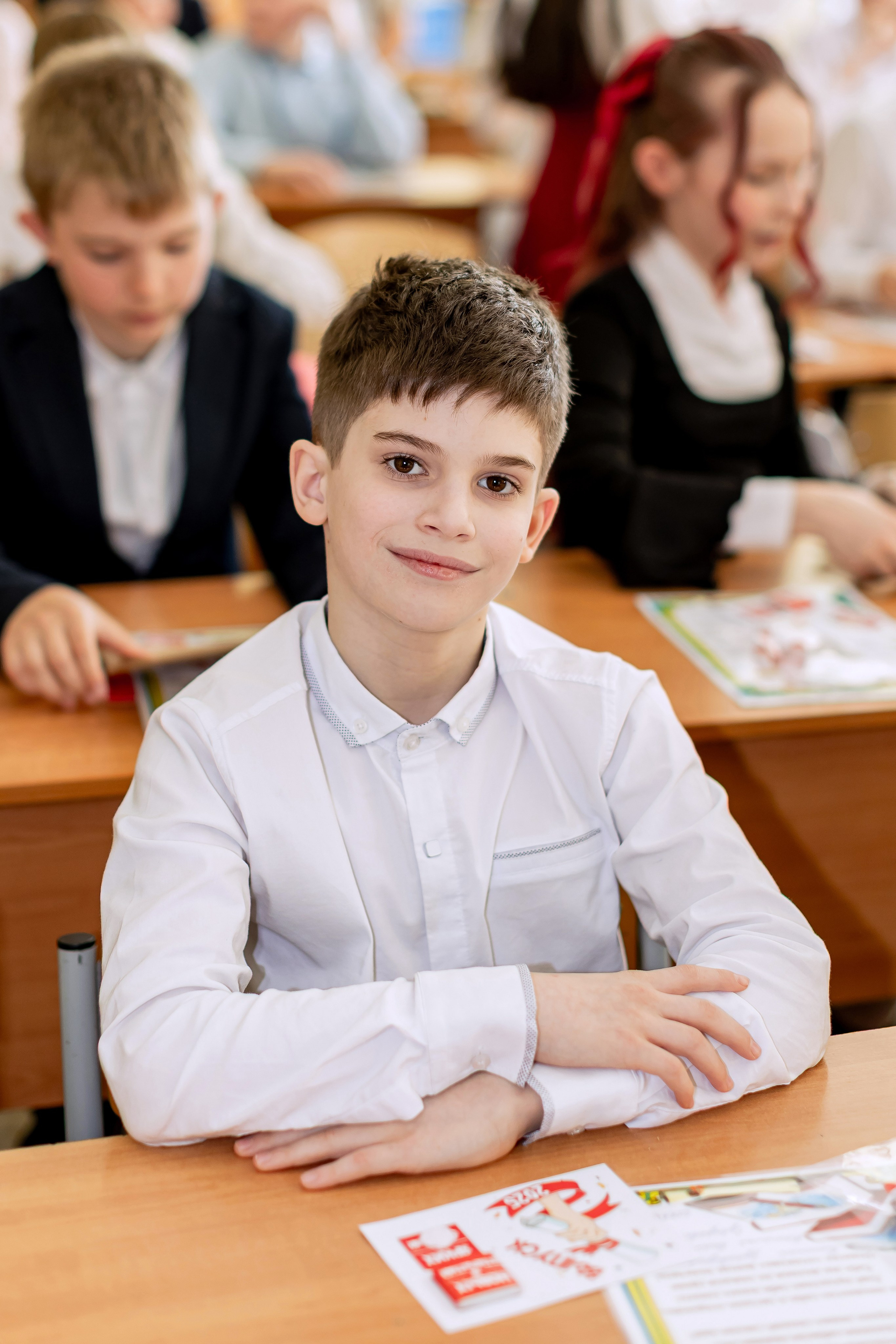 Выпускной в начальной школе в классе. Фотограф и видеограф Москва. Свадебный фотограф, видеограф. Выпускные альбомы. Оживающие альбомы