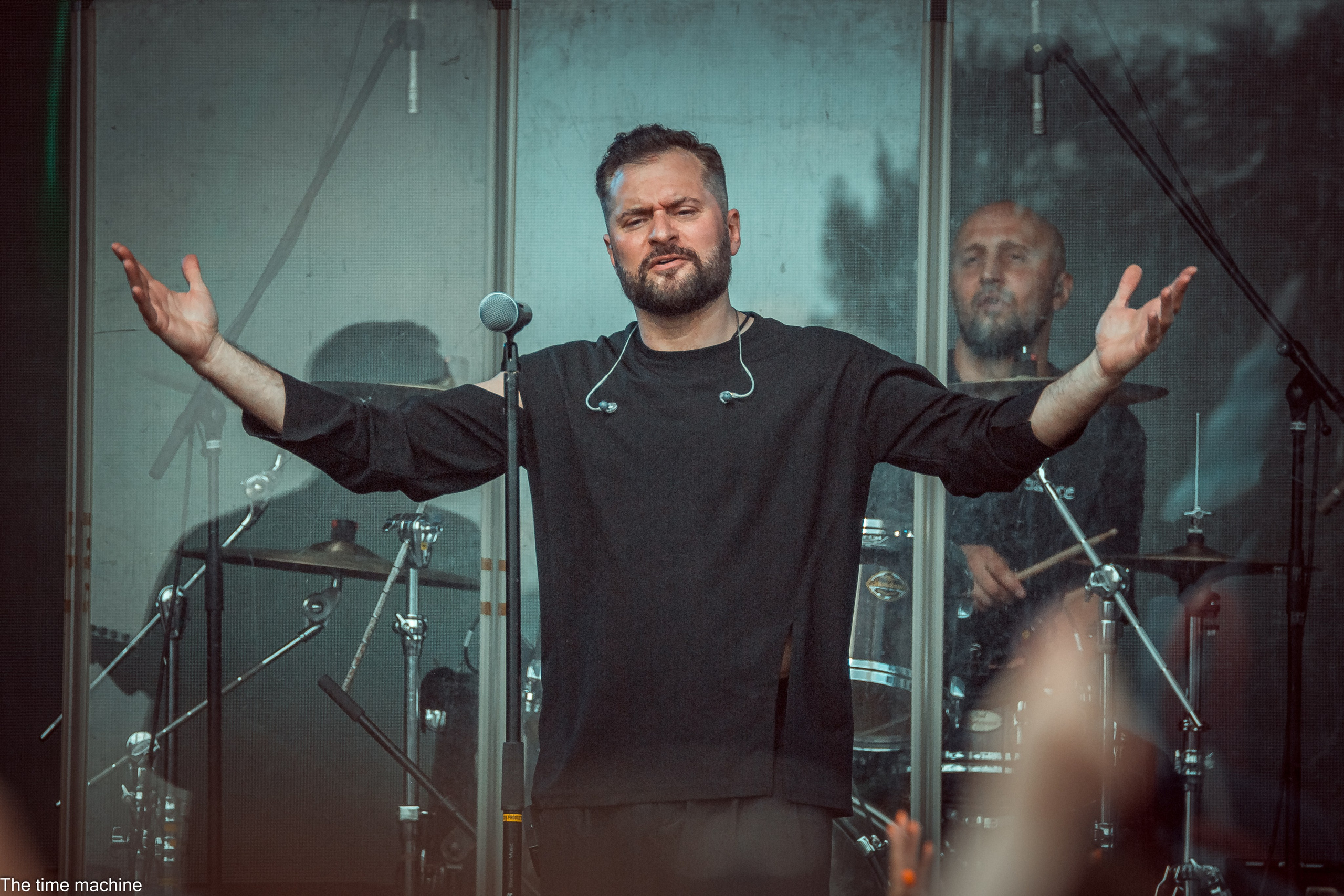 Концерт певца Ираклия Veer Mall 31.05.25. Фотограф для маркетплейсов Михаил Бове