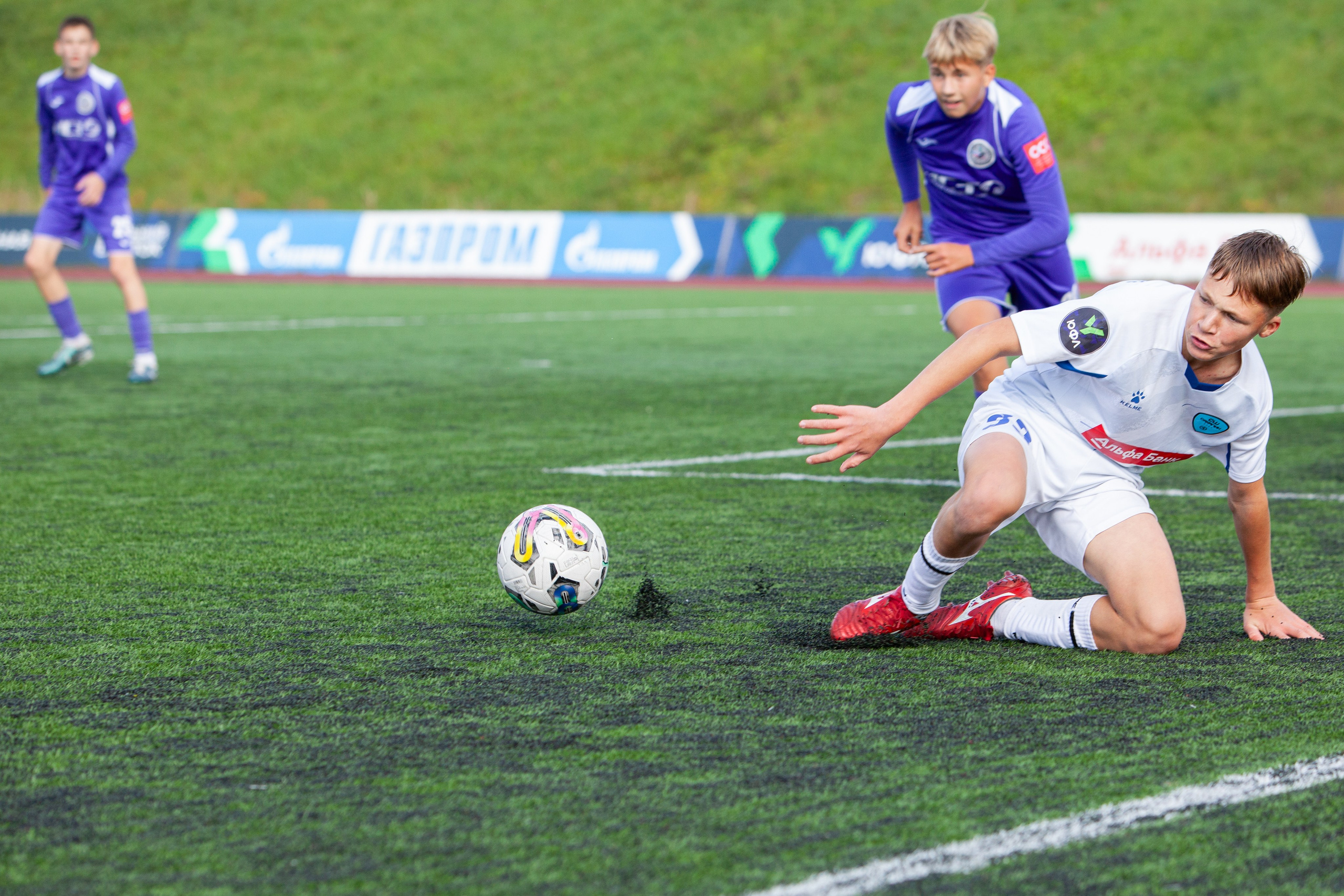 Матч юношеской футбольной лиги между командами СШ «Сахалин» и «СШОР № 1» (Комсомольск-на-Амуре). Кутузов Евгений Фотограф в Южно-Сахалинске