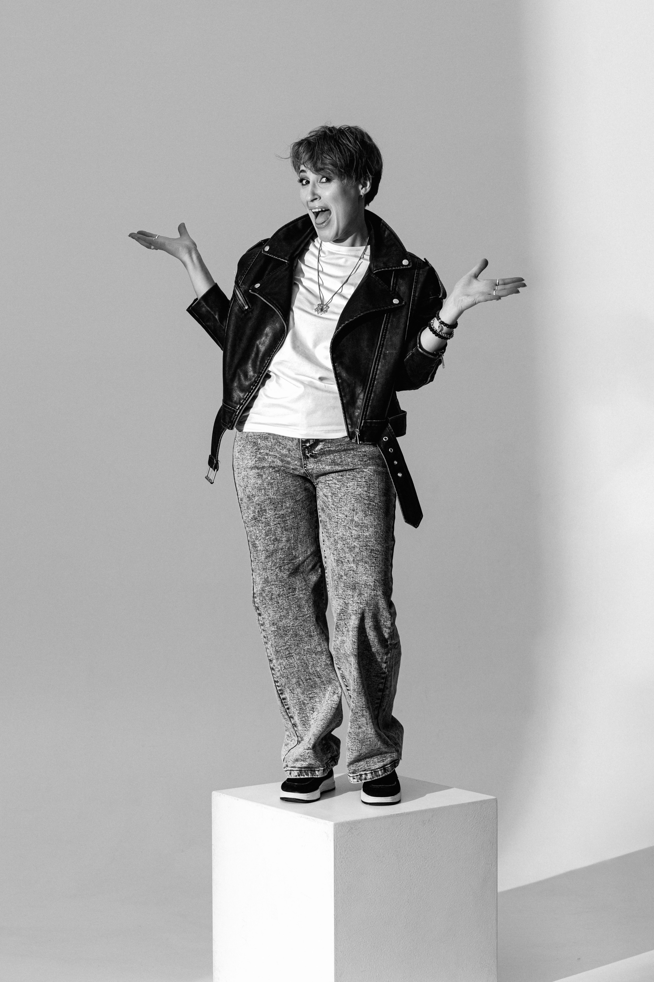 Женская индивидуальная фотосессия в фотостудии в городе Ростове