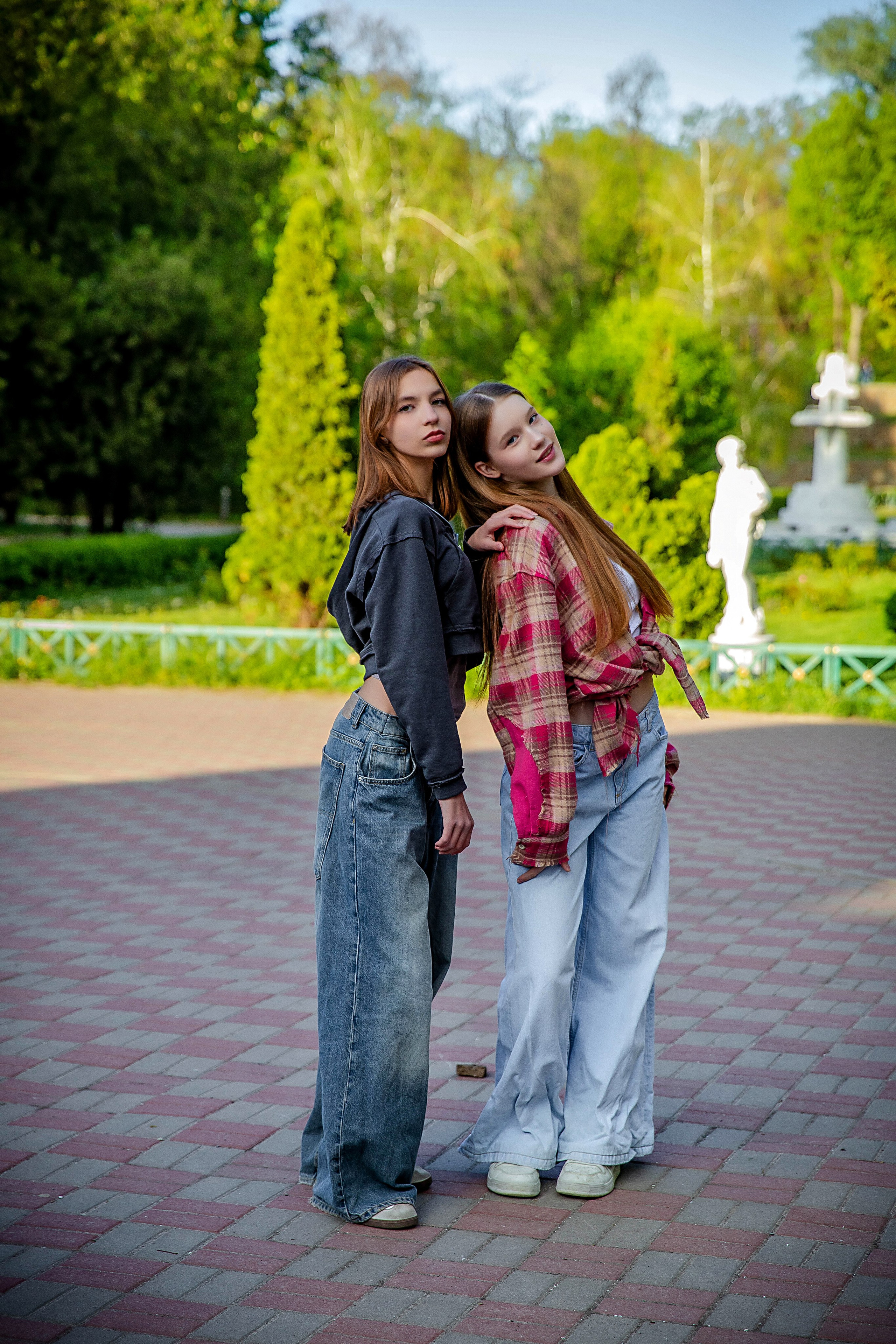 Выпускные (школьные) альбомы (книги) в Ростове-на-Дону. Современные Выпускные Альбомы в Ростове-на-Дону