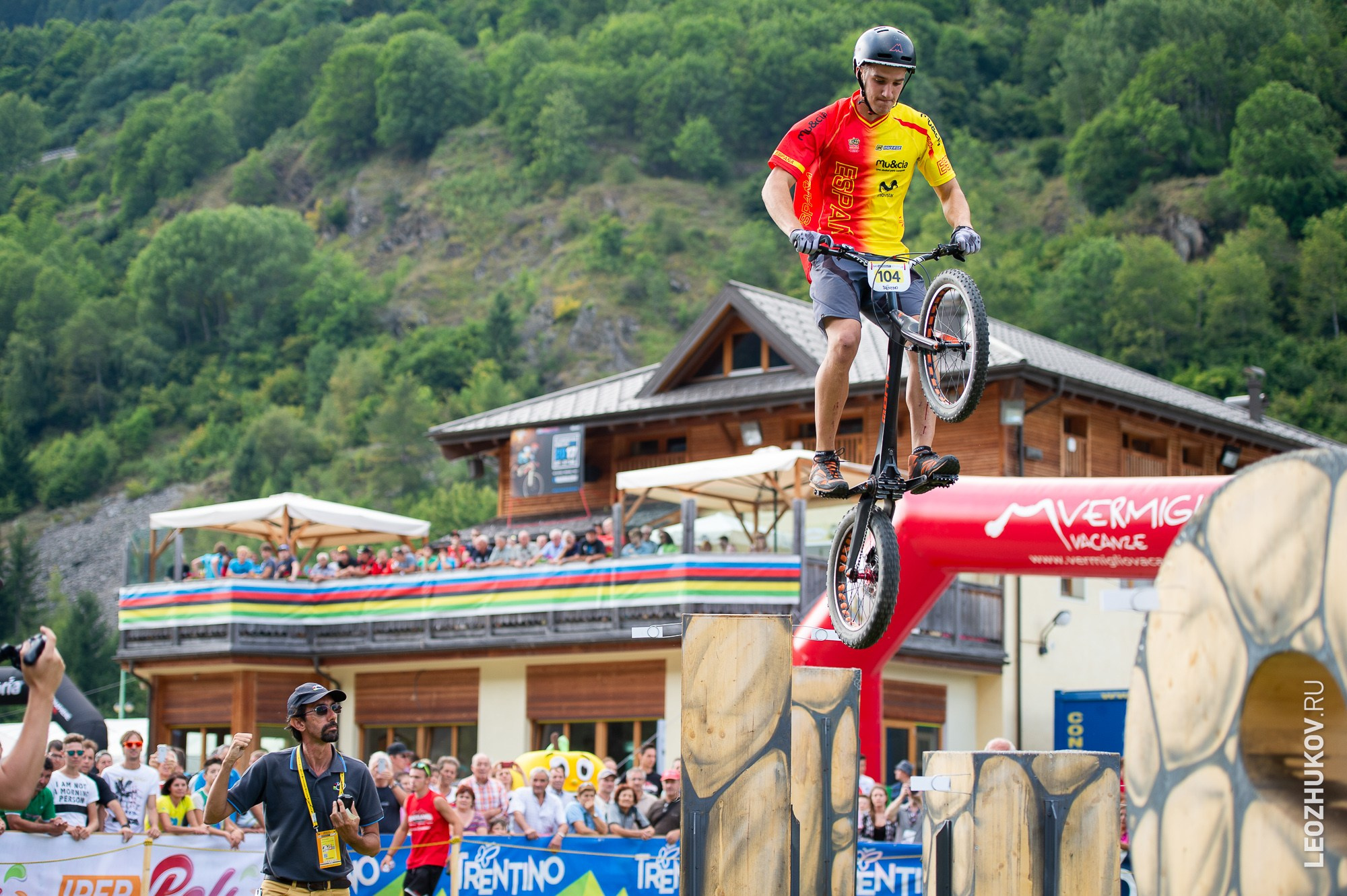 UCI Trials World Championships 2016 — finals. Sports photographer Leonid Zhukov