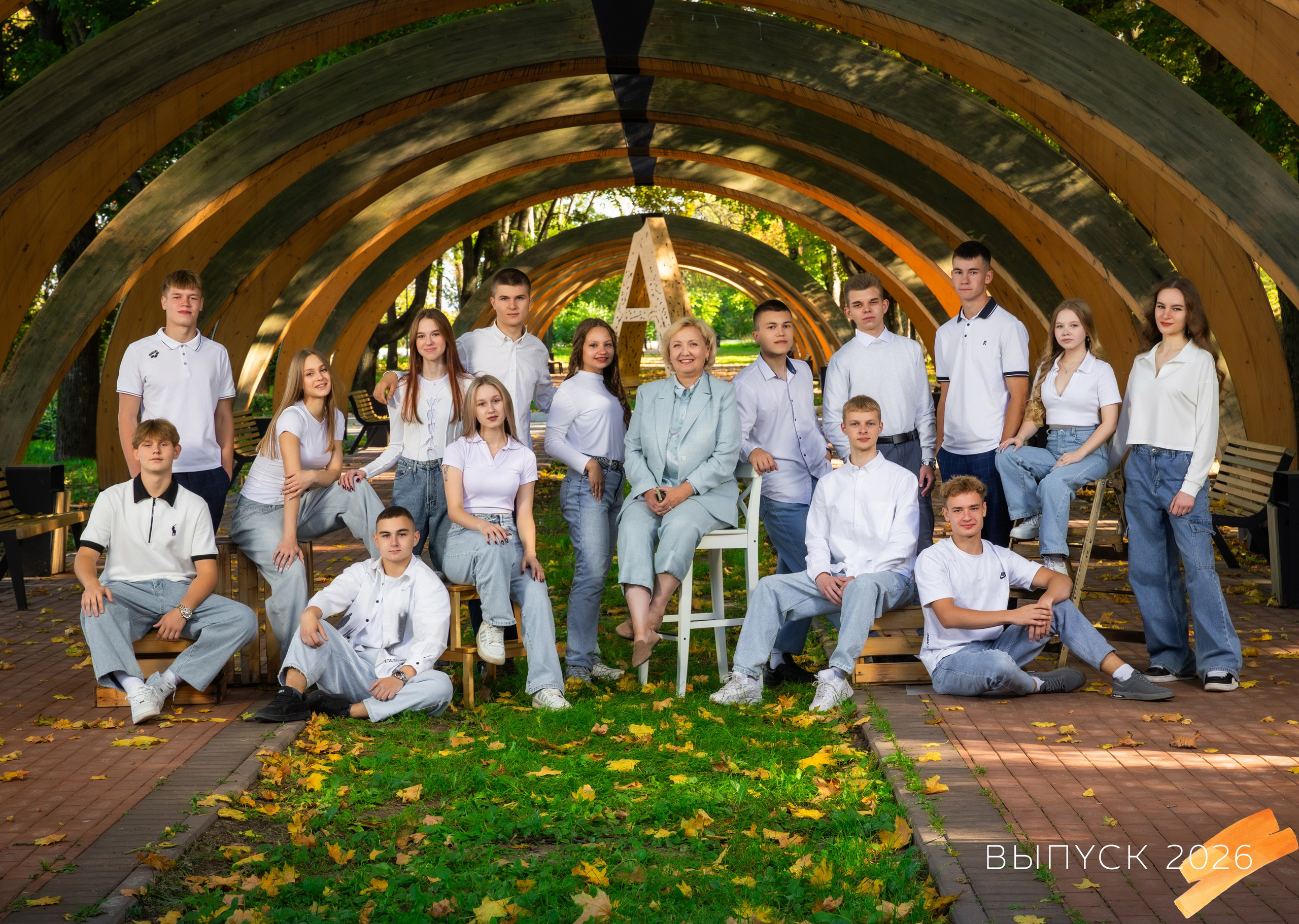 АЛЕКСАНДРОВСКИЙ САД (с цитатами) 10-11разворотов. Фото, видео, авторские выпускные альбомы в Нижнем Новгороде