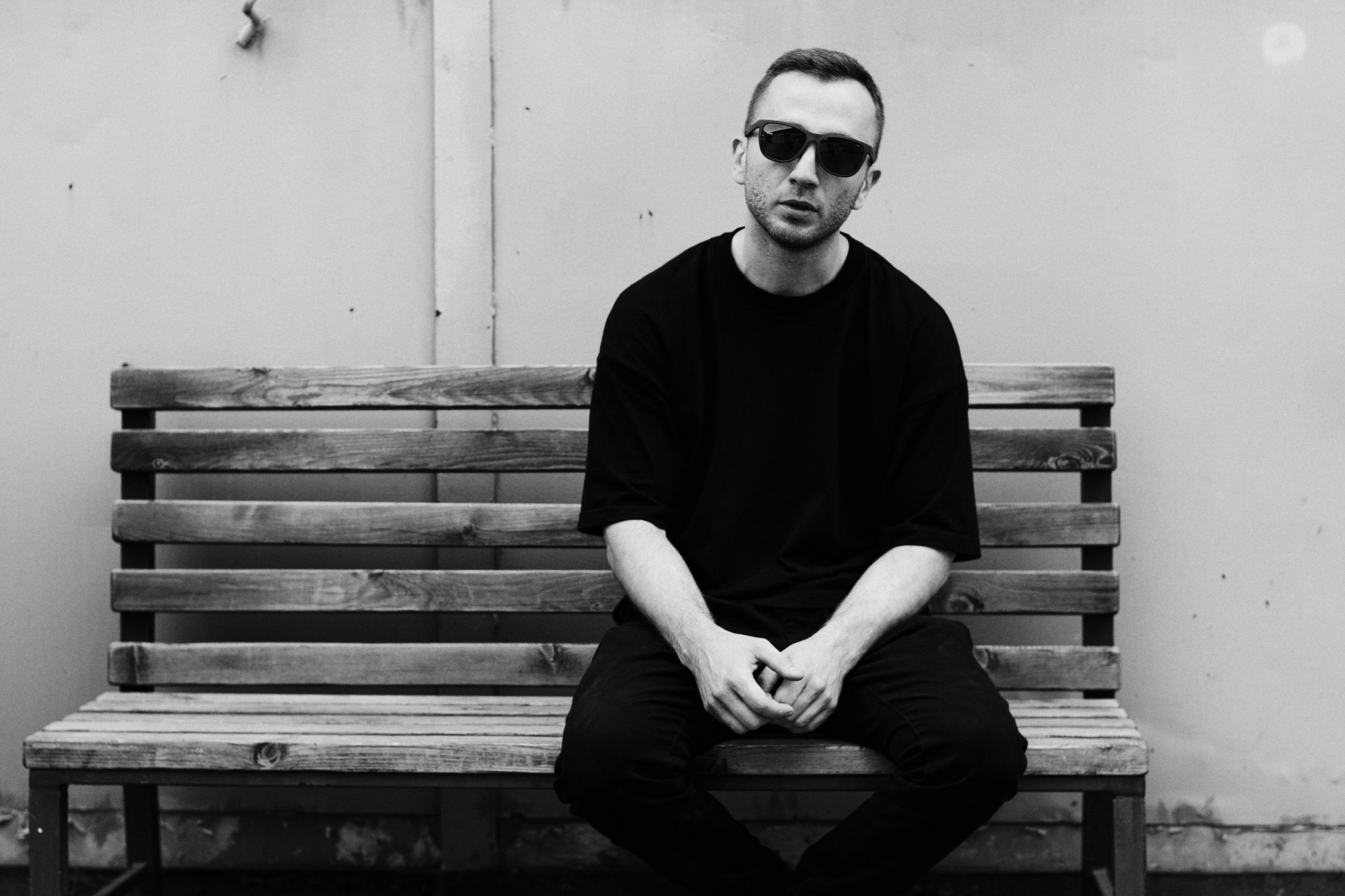 Лаконичный мужской образ: фотограф Дарья Мустафина. Съемка портрета с характером.