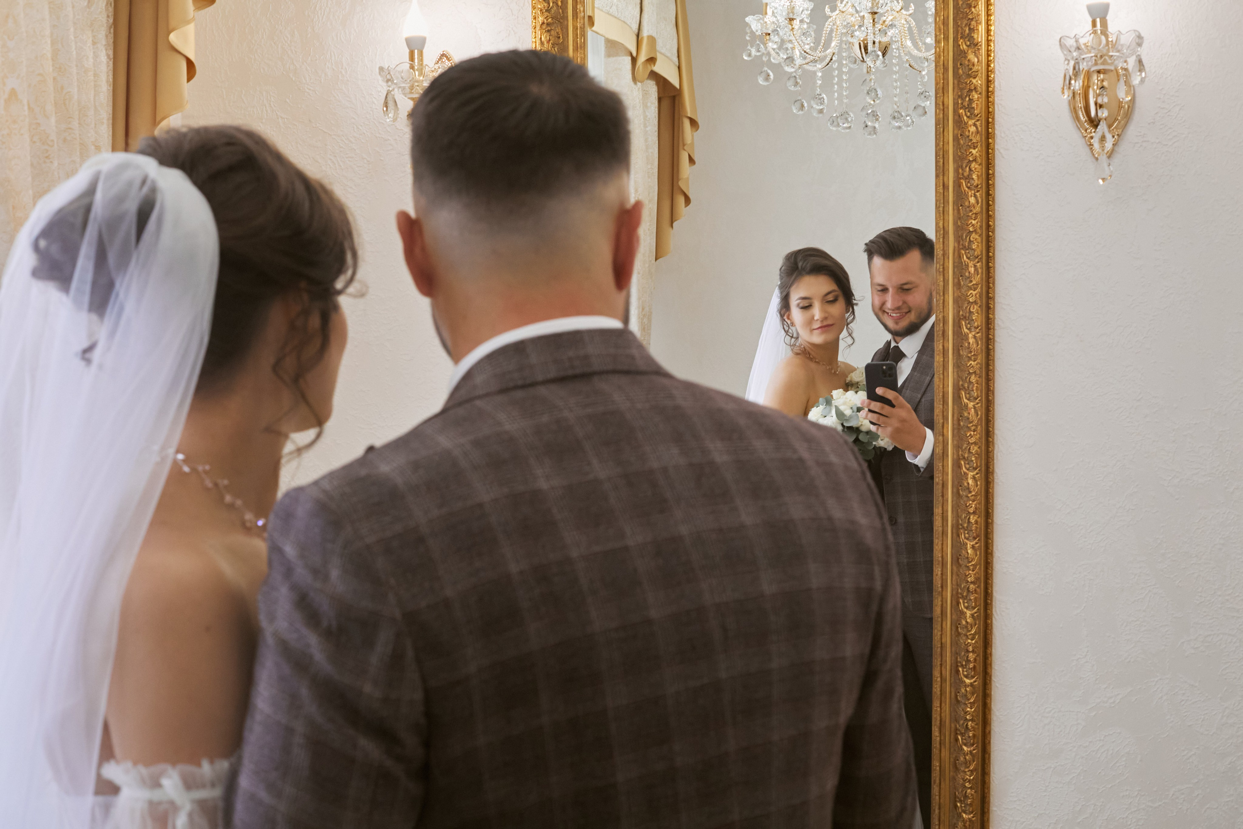 Фотограф в Москве. Свадьба. Жених и невеста в ЗАГСе. Регистрация бракосочетания.