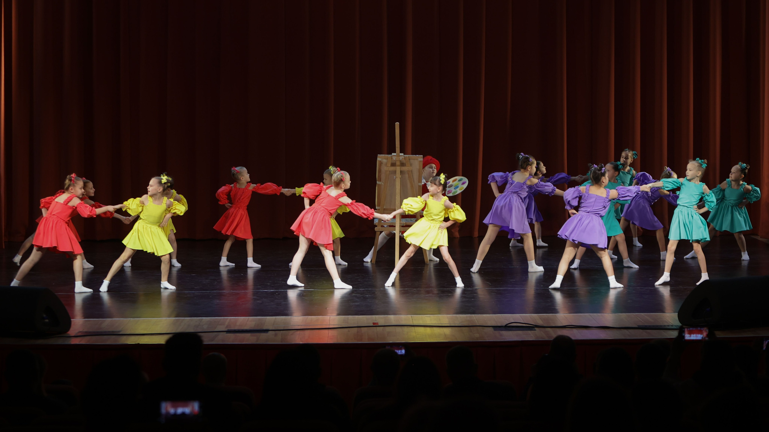 Фестиваль хореографического искусства «КУБОК ЛЕГЕНДЫ — 2025». Выпускные альбомы и школьный фотограф в Подольске, Троицке, Щербинке, Москве и Московской области