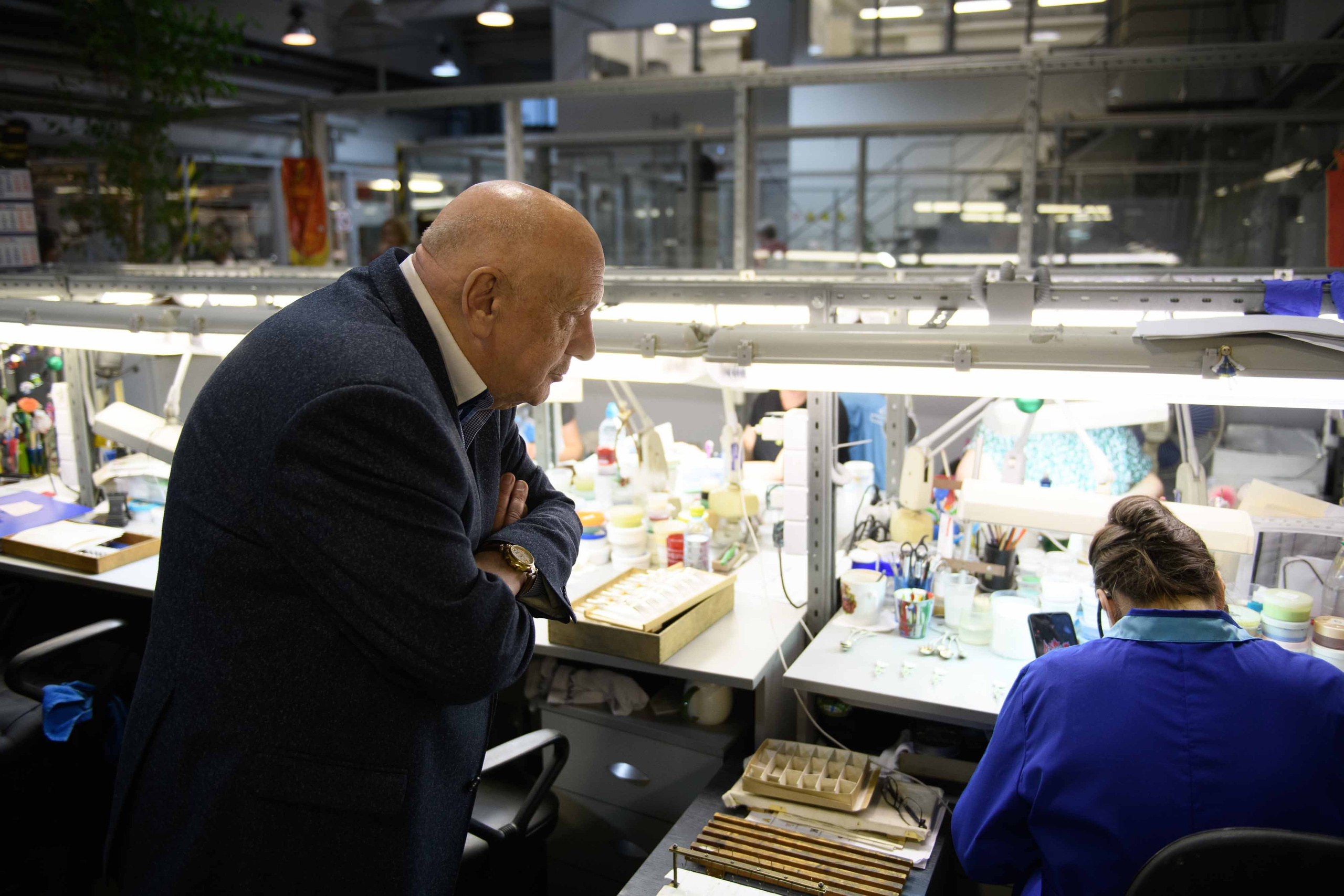 Русские Самоцветы: За кулисами легенды — Фотоальбом об искусстве и производстве