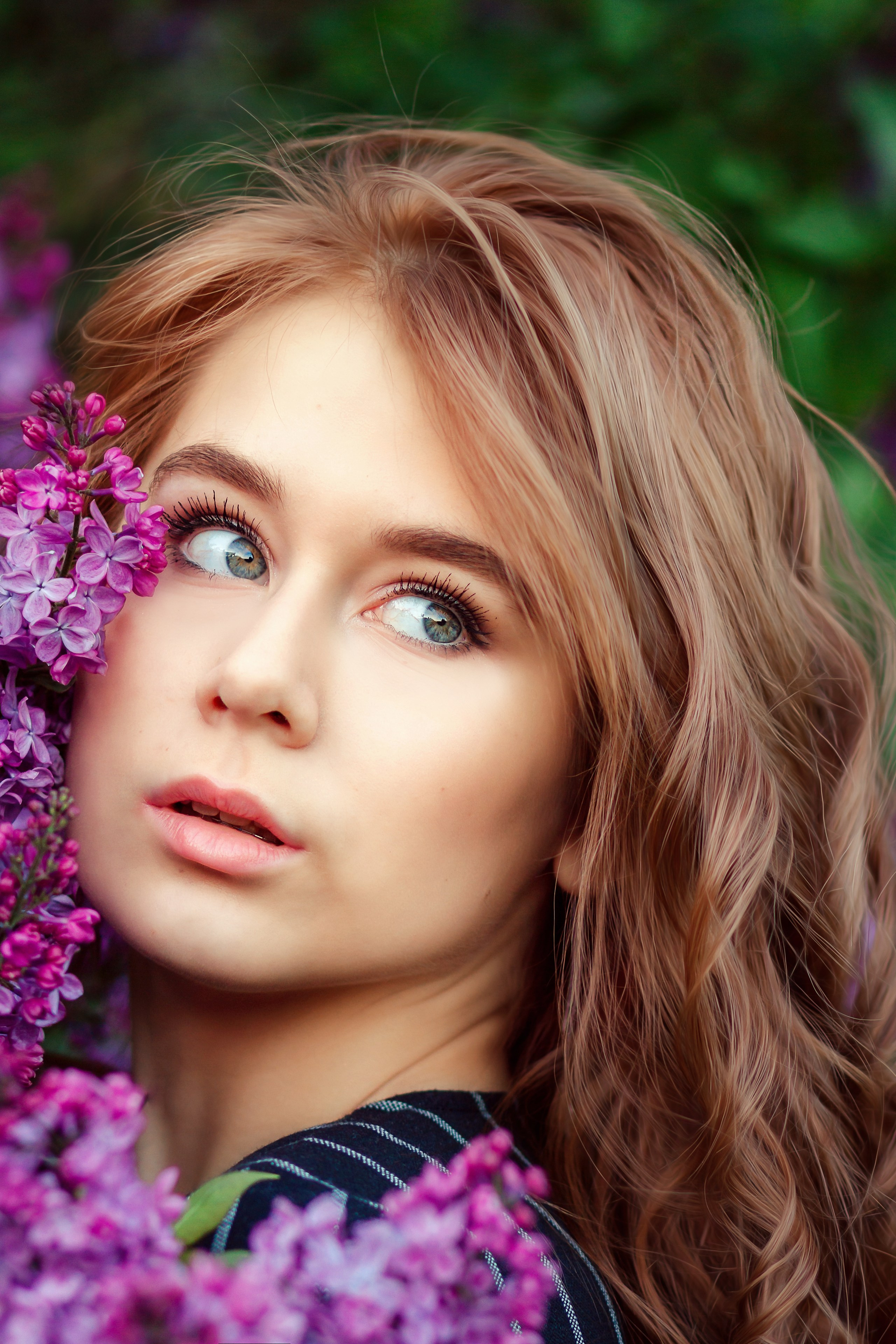 Фотосессия в цветущих садах. Деловая и Бизнес съемка в Москве Инесса Грушко