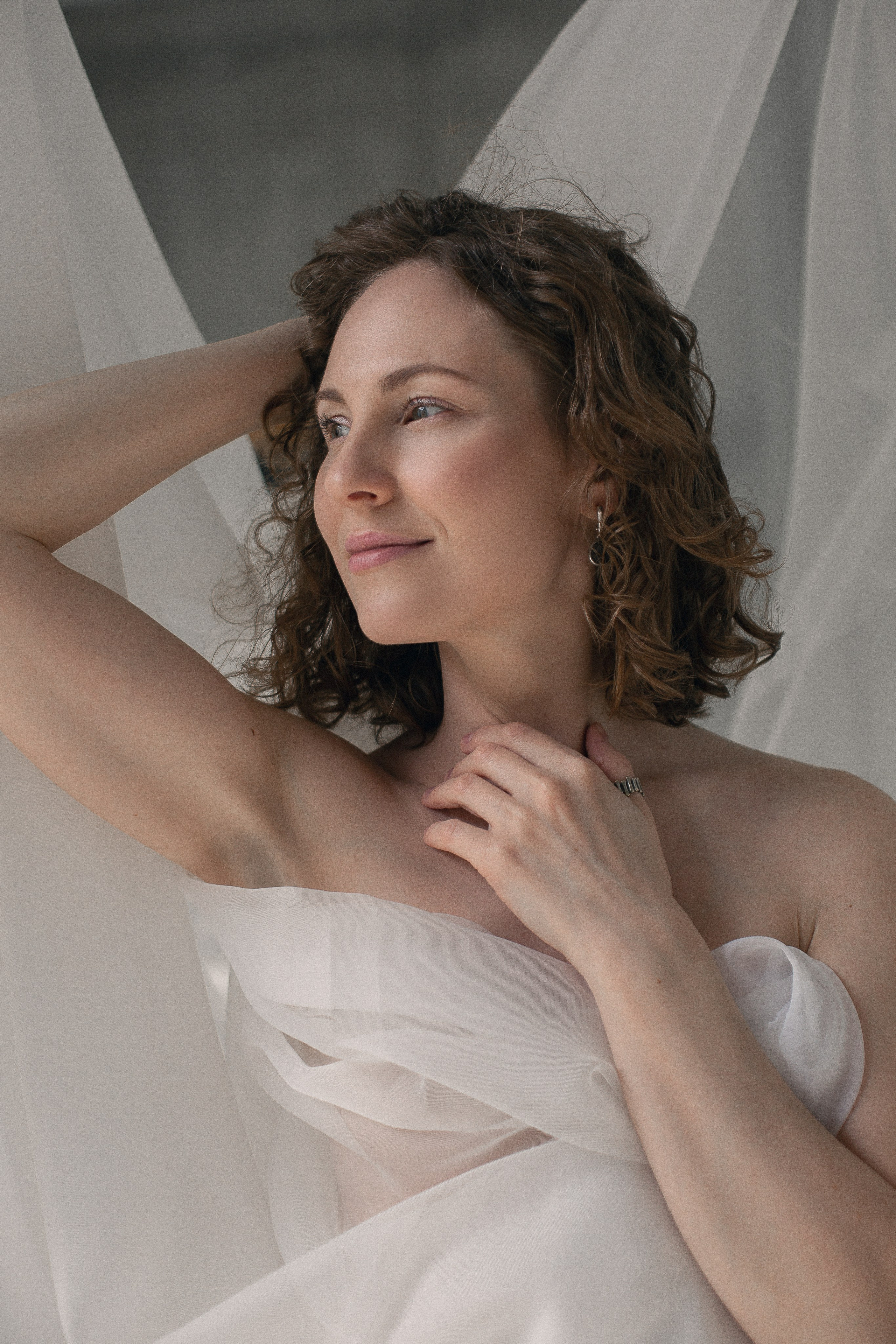 Портретная фотосессия с тканью, вуалью, шифоном