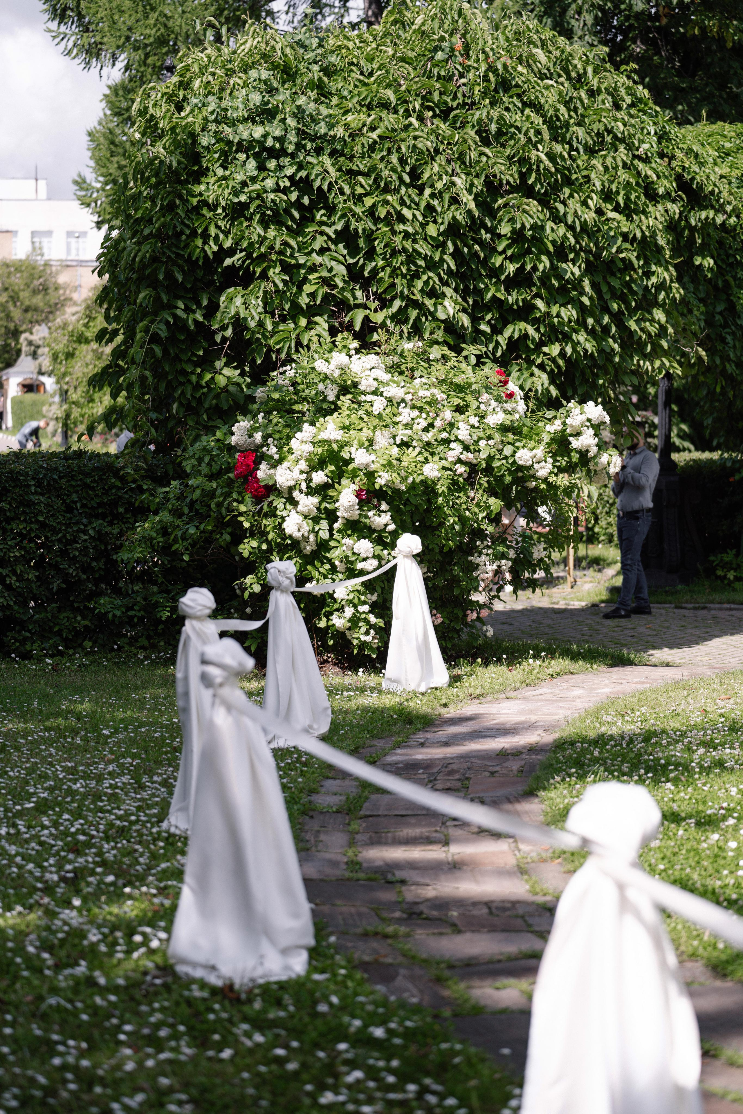 Свадебная фотосессия в Даниловском монастыре