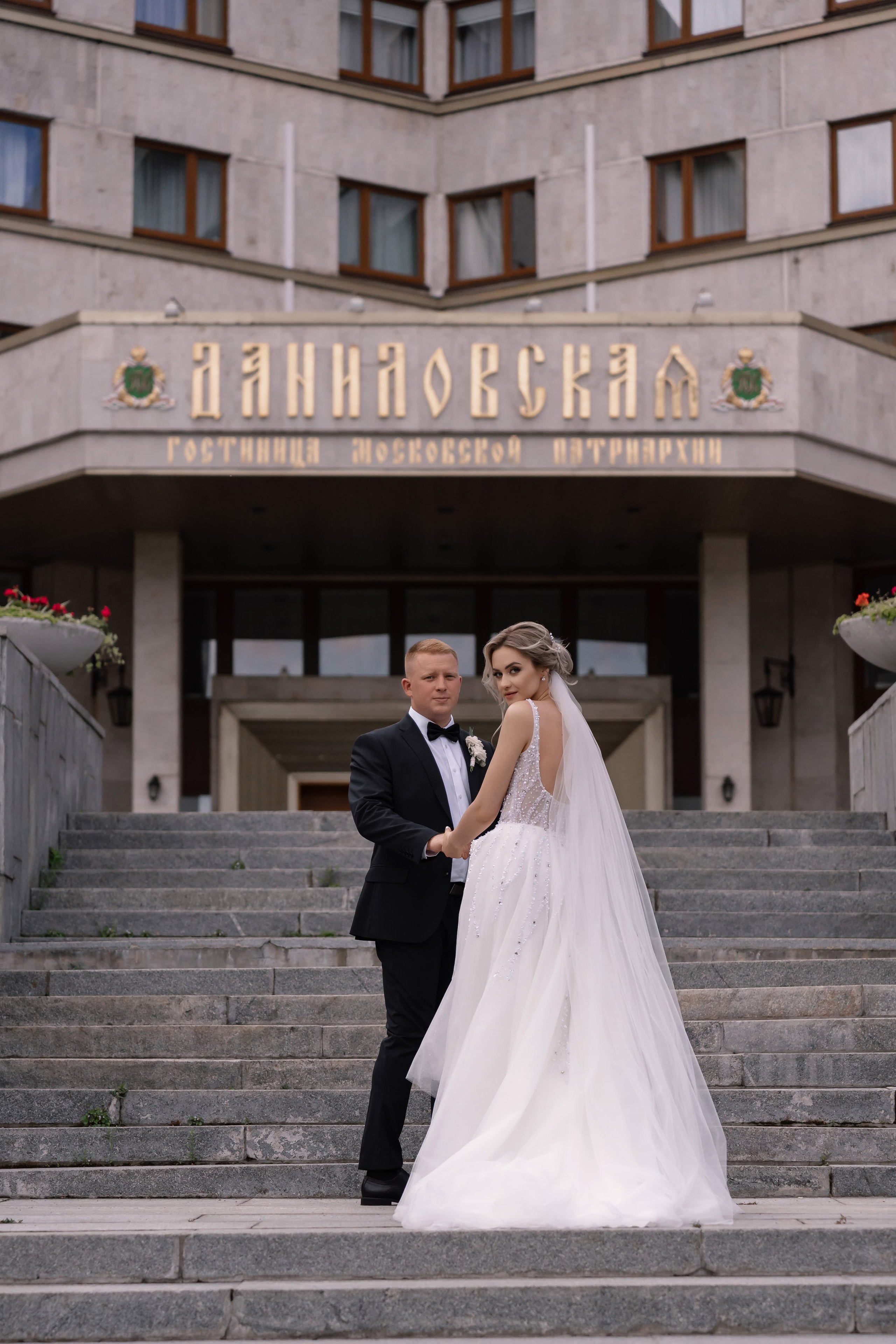 Свадебная фотосессия в Даниловском монастыре
