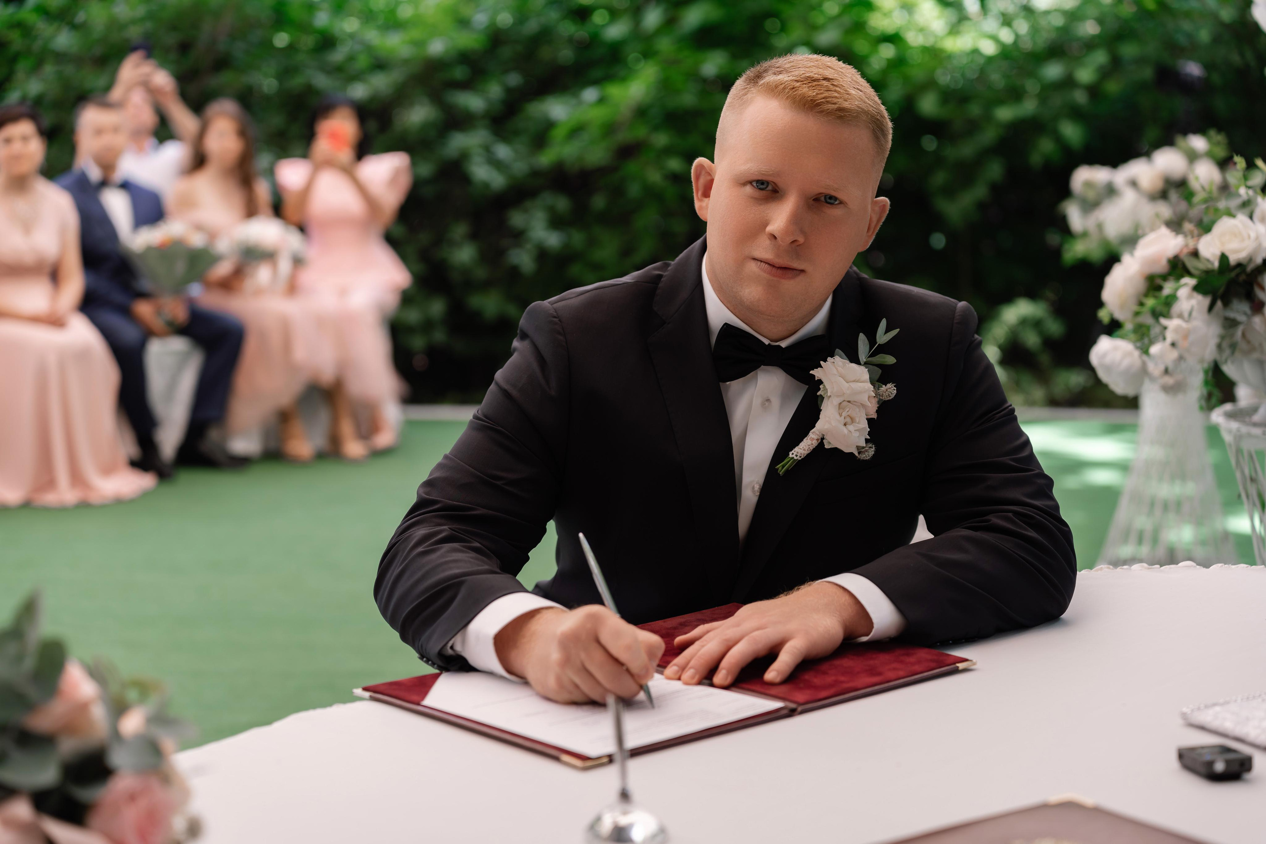 Свадебная фотосессия в Даниловском монастыре