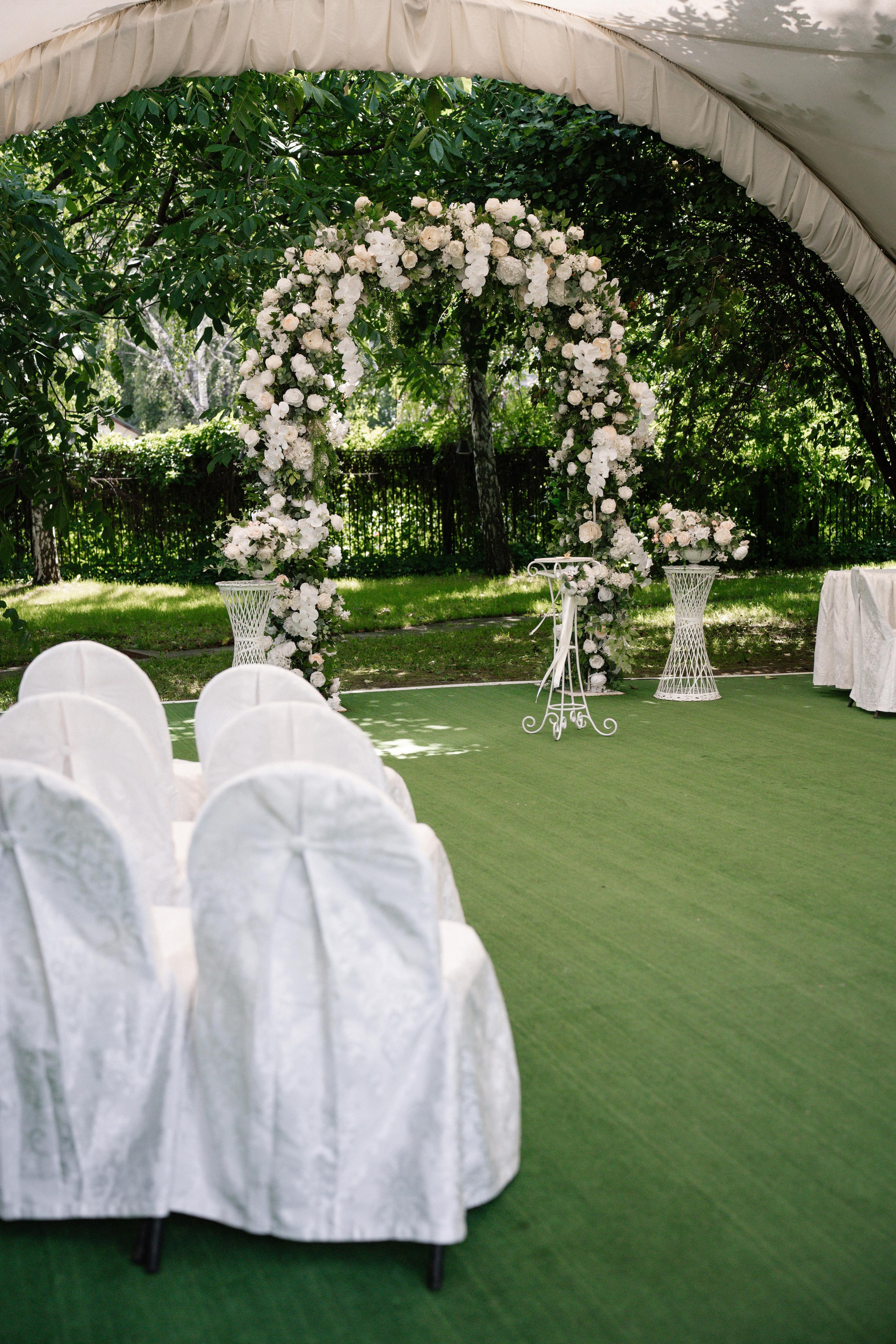 Свадебная фотосессия в Даниловском монастыре