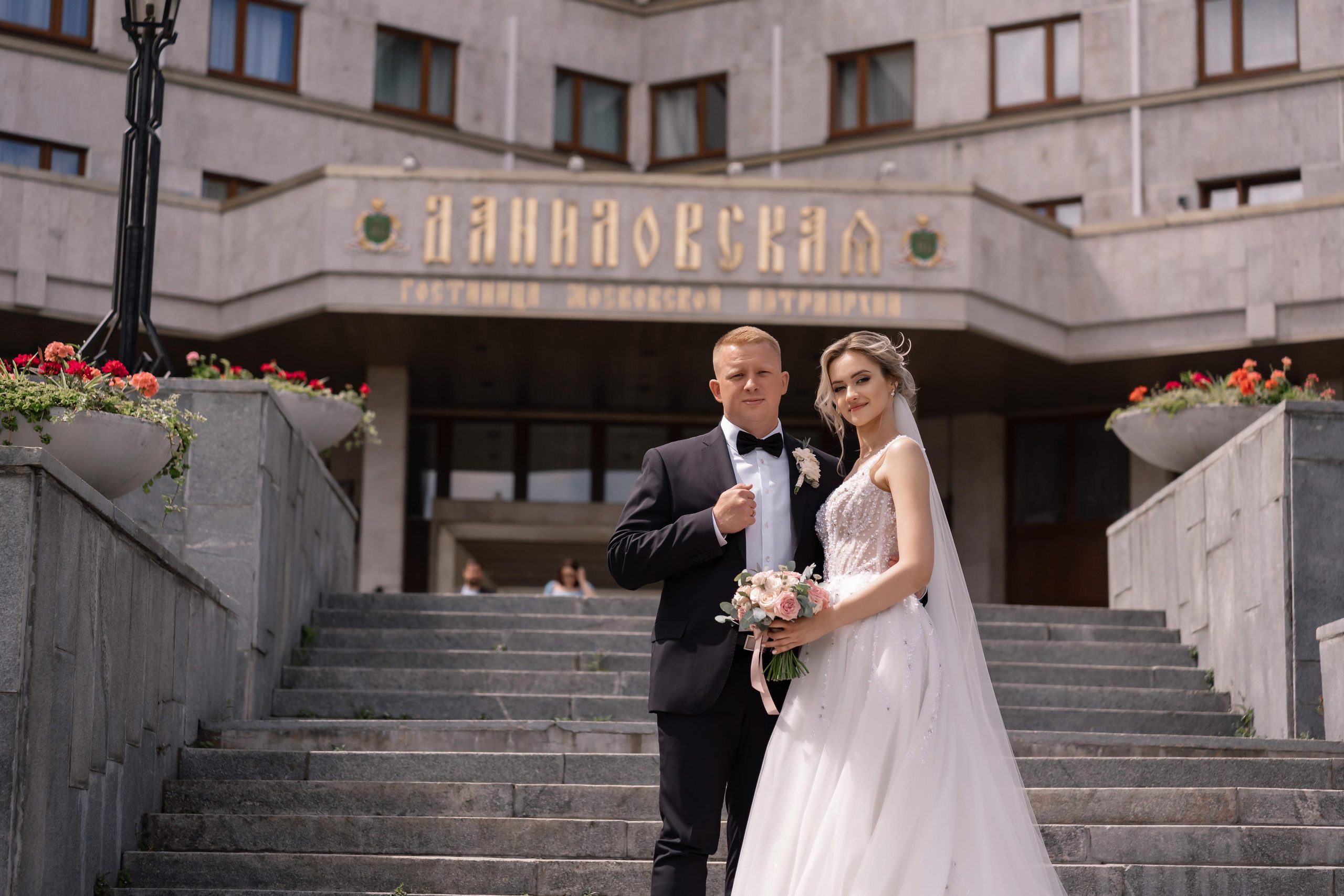 Свадебная фотосессия в Даниловском монастыре