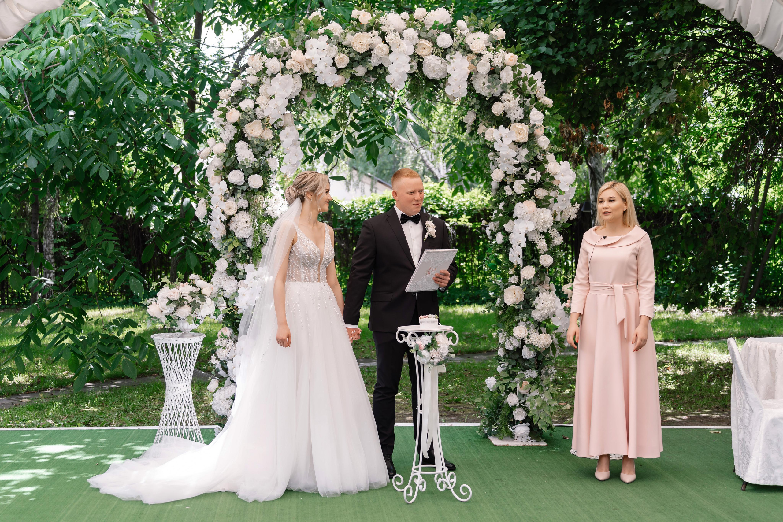 Свадебная фотосессия в Даниловском монастыре